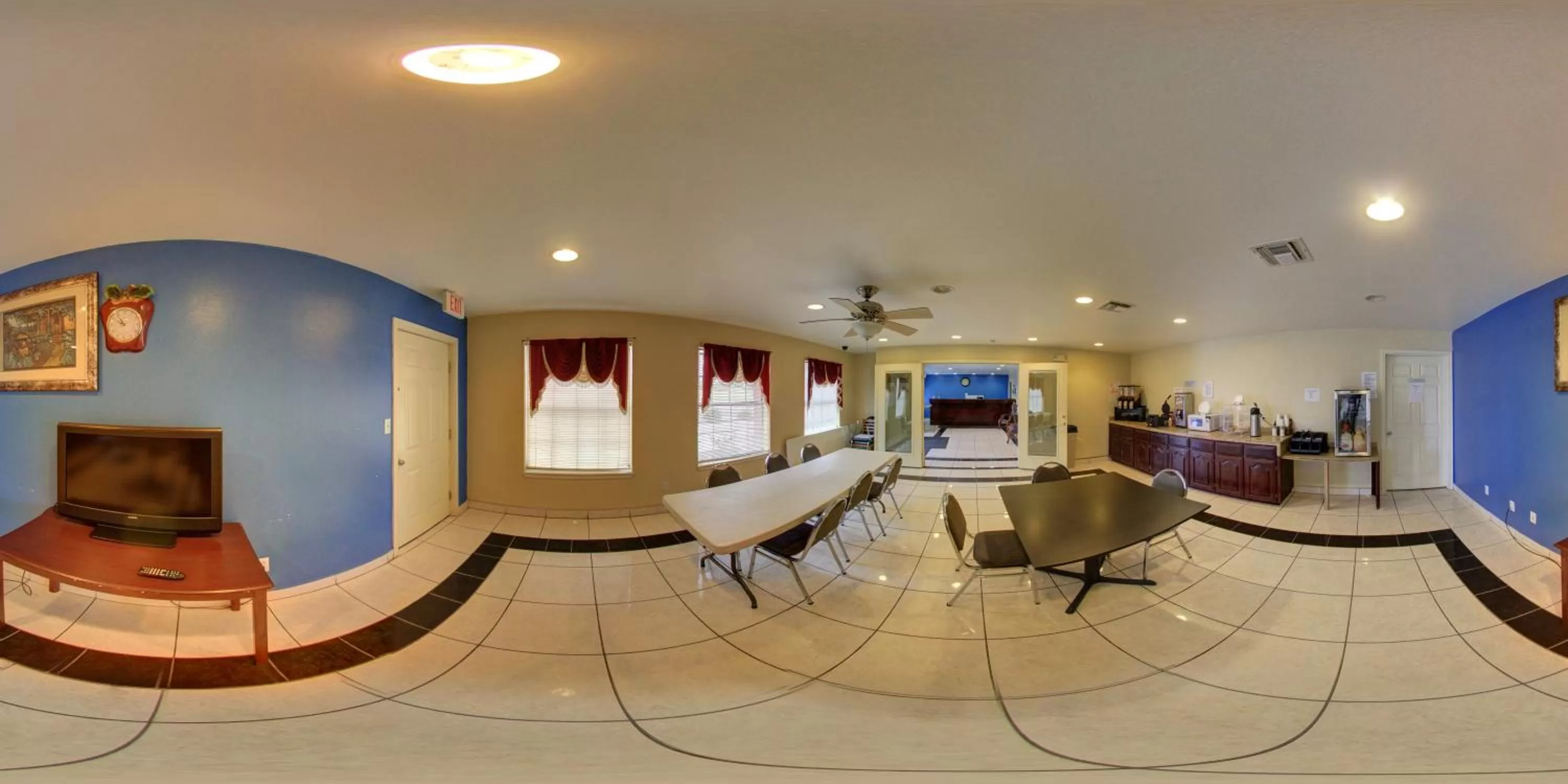 Meeting/conference room in Deluxe Inn and Suites