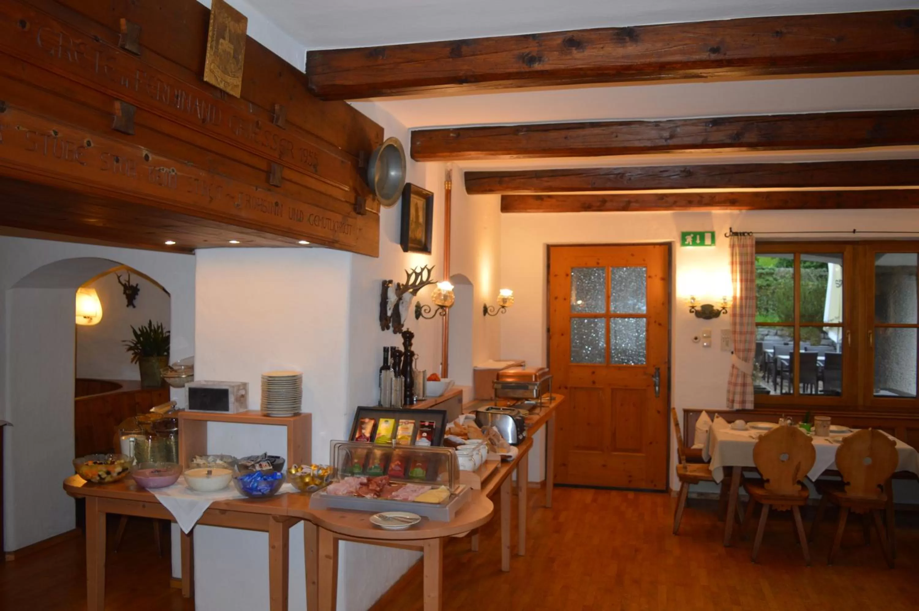 Buffet breakfast in Gasthof zum Stern