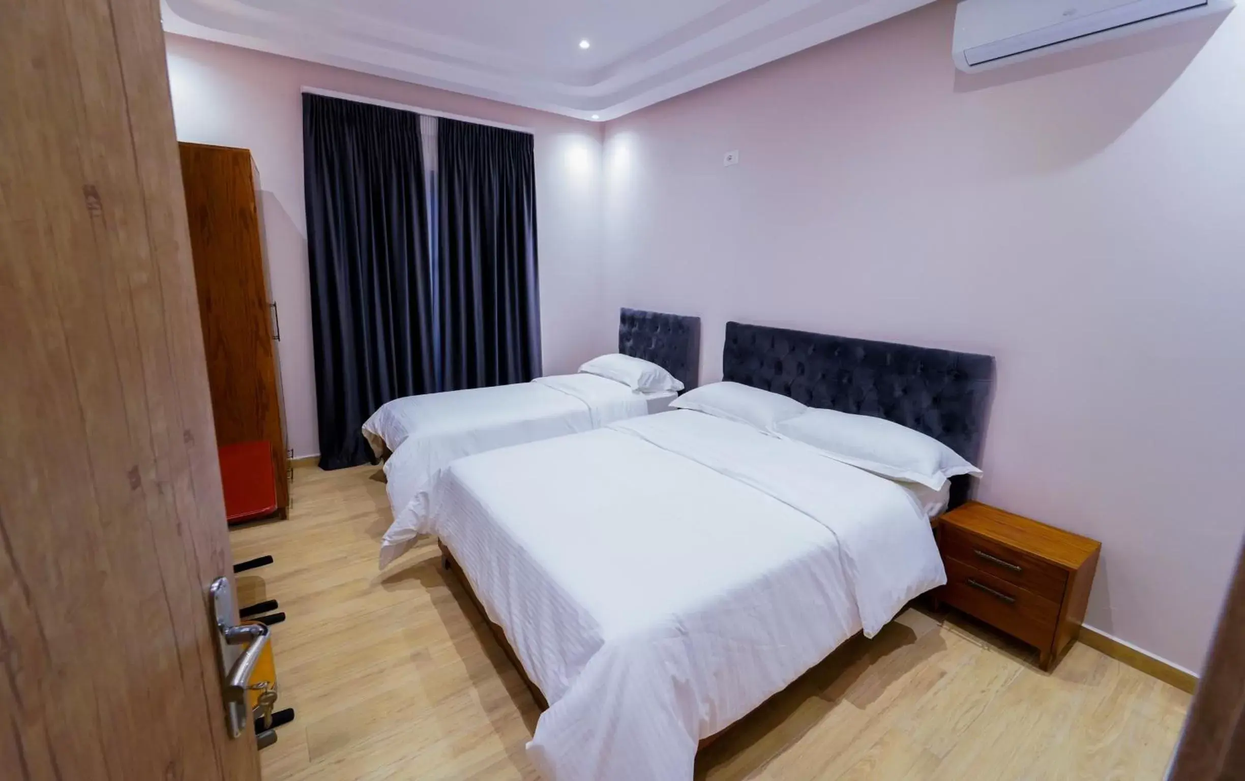 Double or Twin Room in SR99 Hotel Double or Twin Room in SR99 Hotel