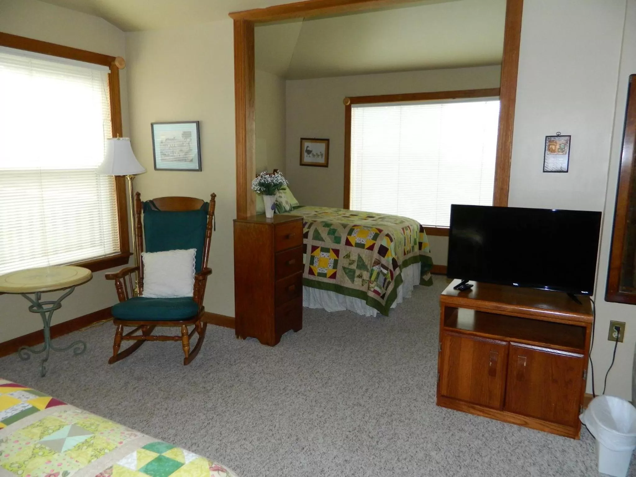 TV/Entertainment Center in Bent Mountain Lodge Bed And Breakfast, Inc.