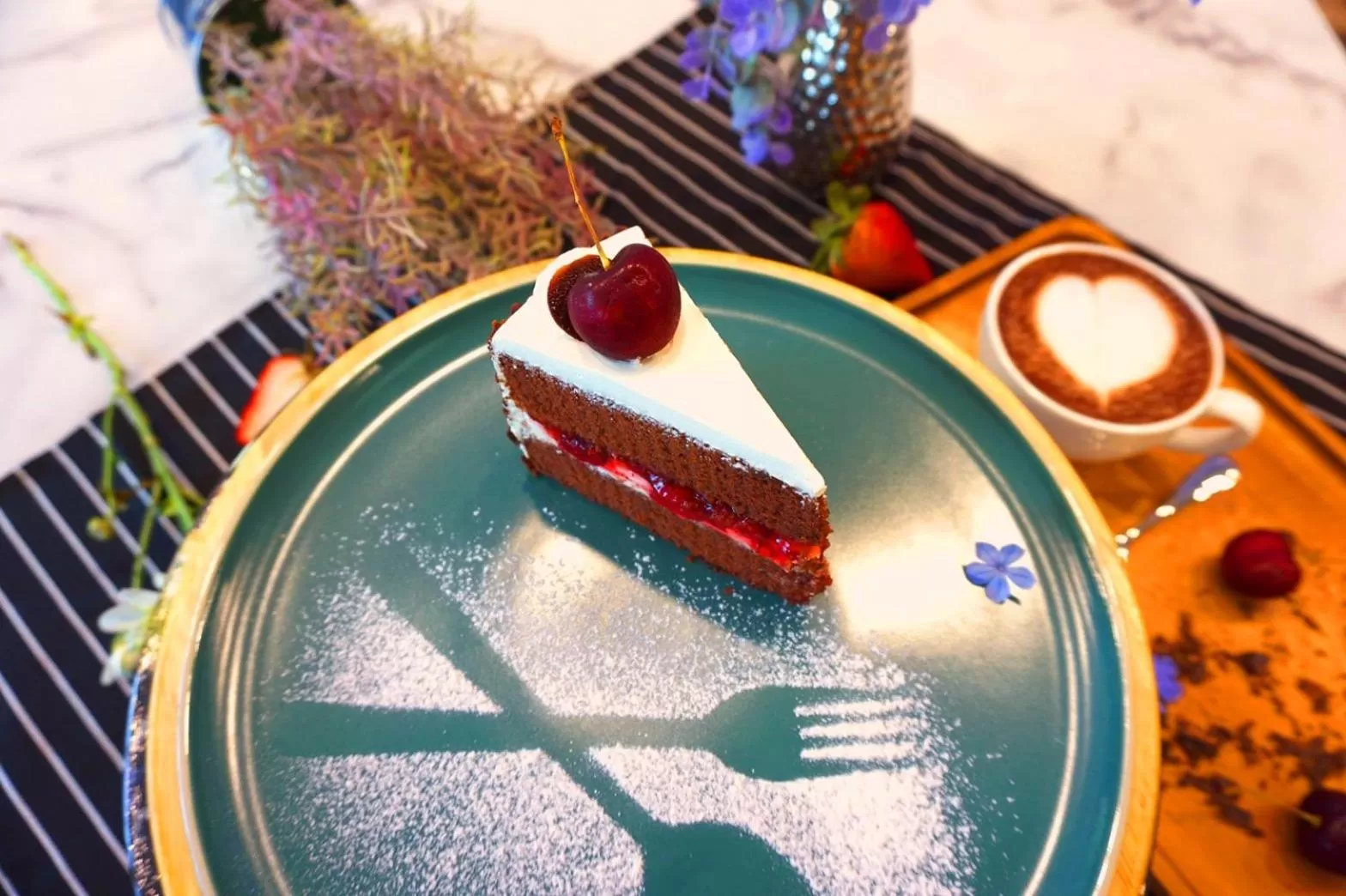 Food and drinks in USABAI Riverside Boutique Hotel