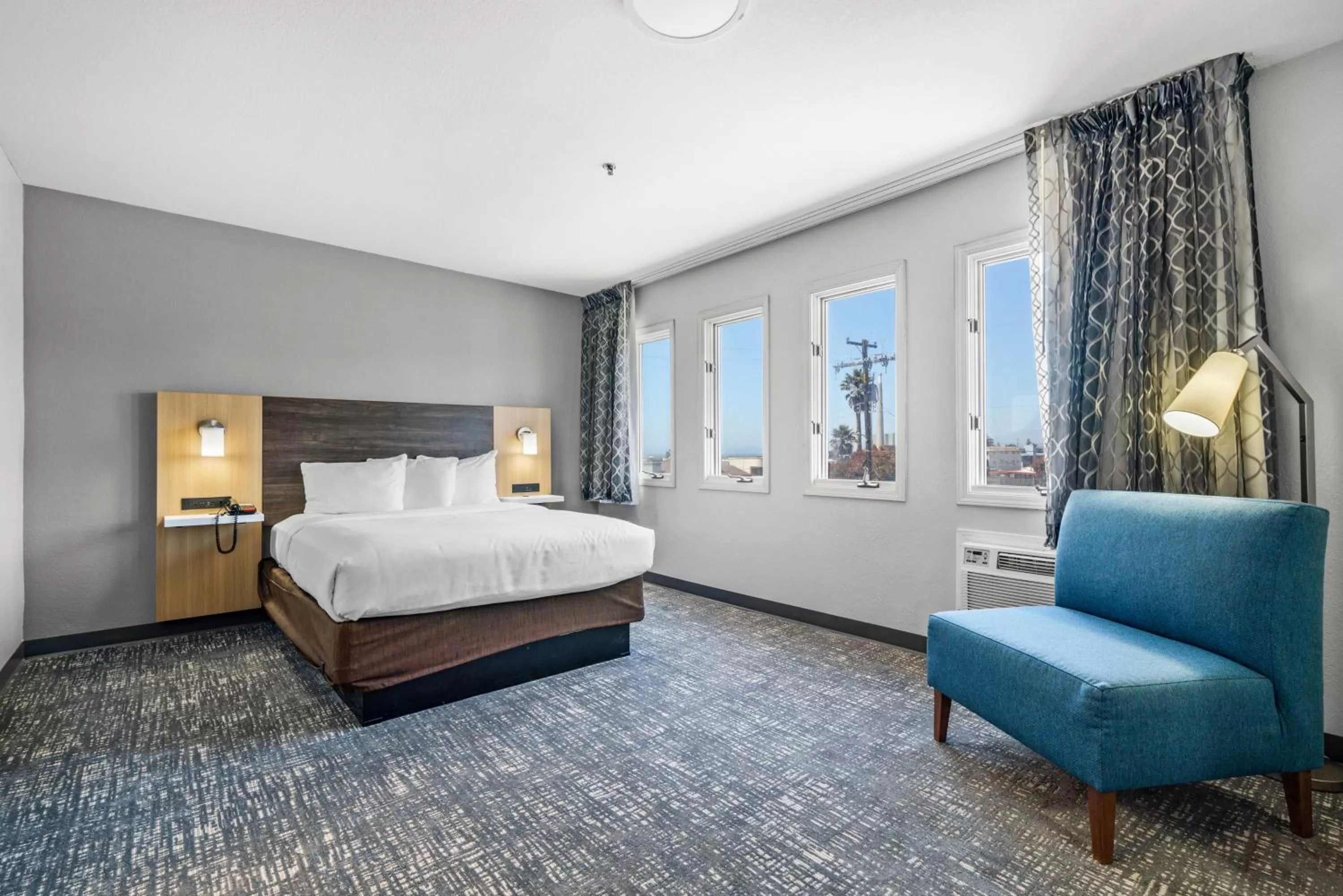 Bedroom, Bed in Hotel Avisa Downtown