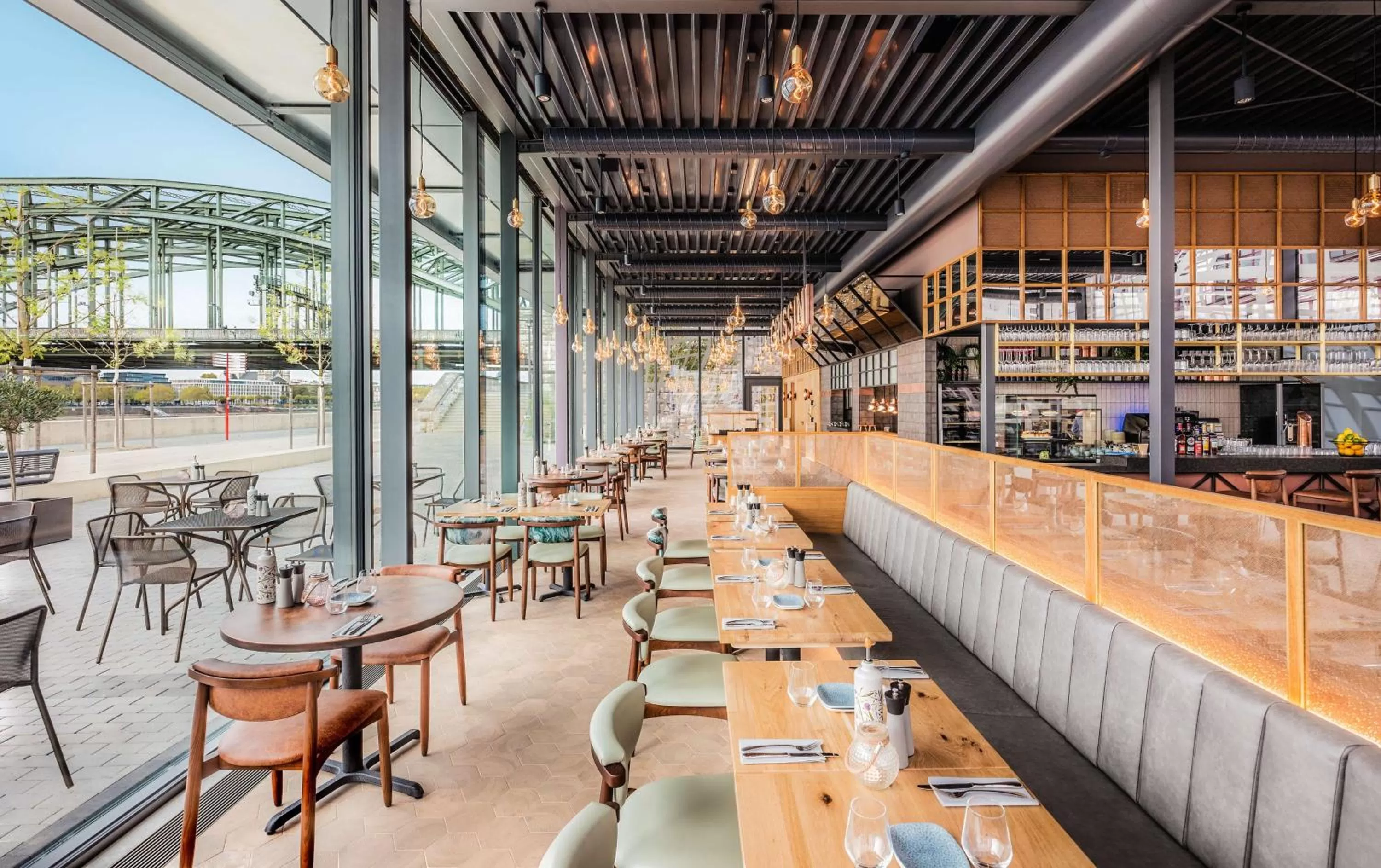 Restaurant/places to eat in Hyatt Regency Köln