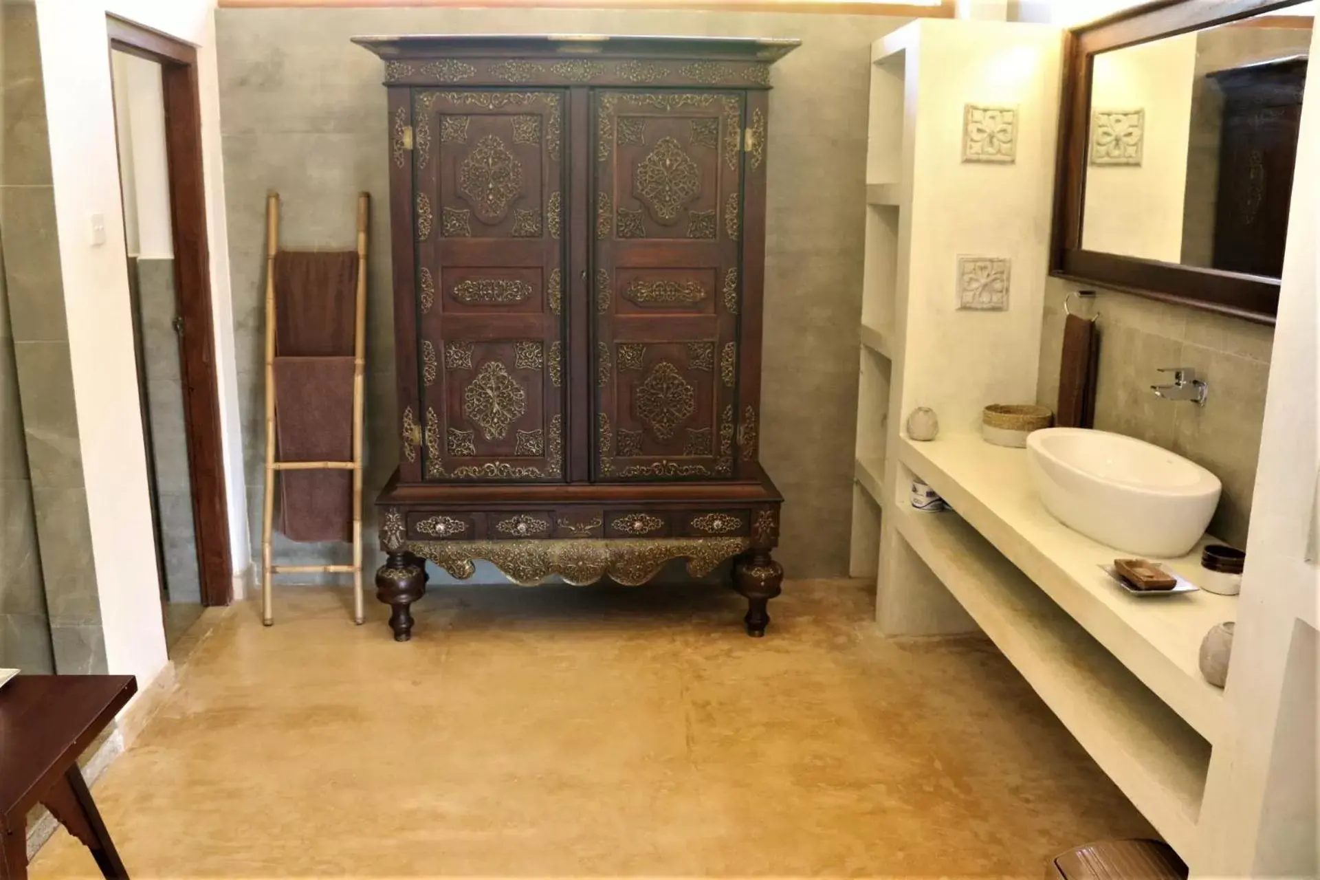 Queen Room with Pool View in The Spice House Mirissa Queen Room with Pool View in The Spice House Mirissa