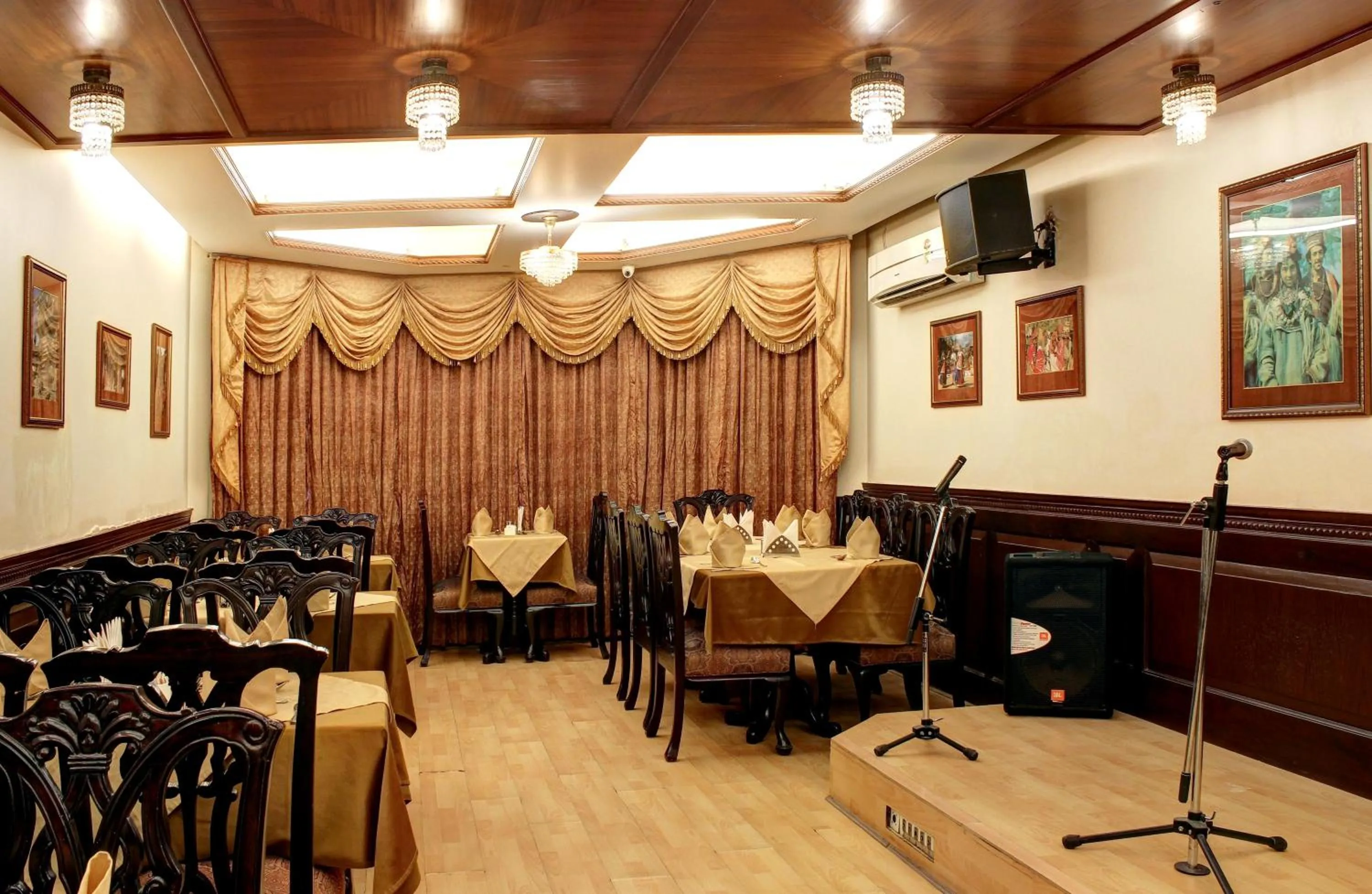 Restaurant/places to eat in Palace On Ganges - Heritage Hotel