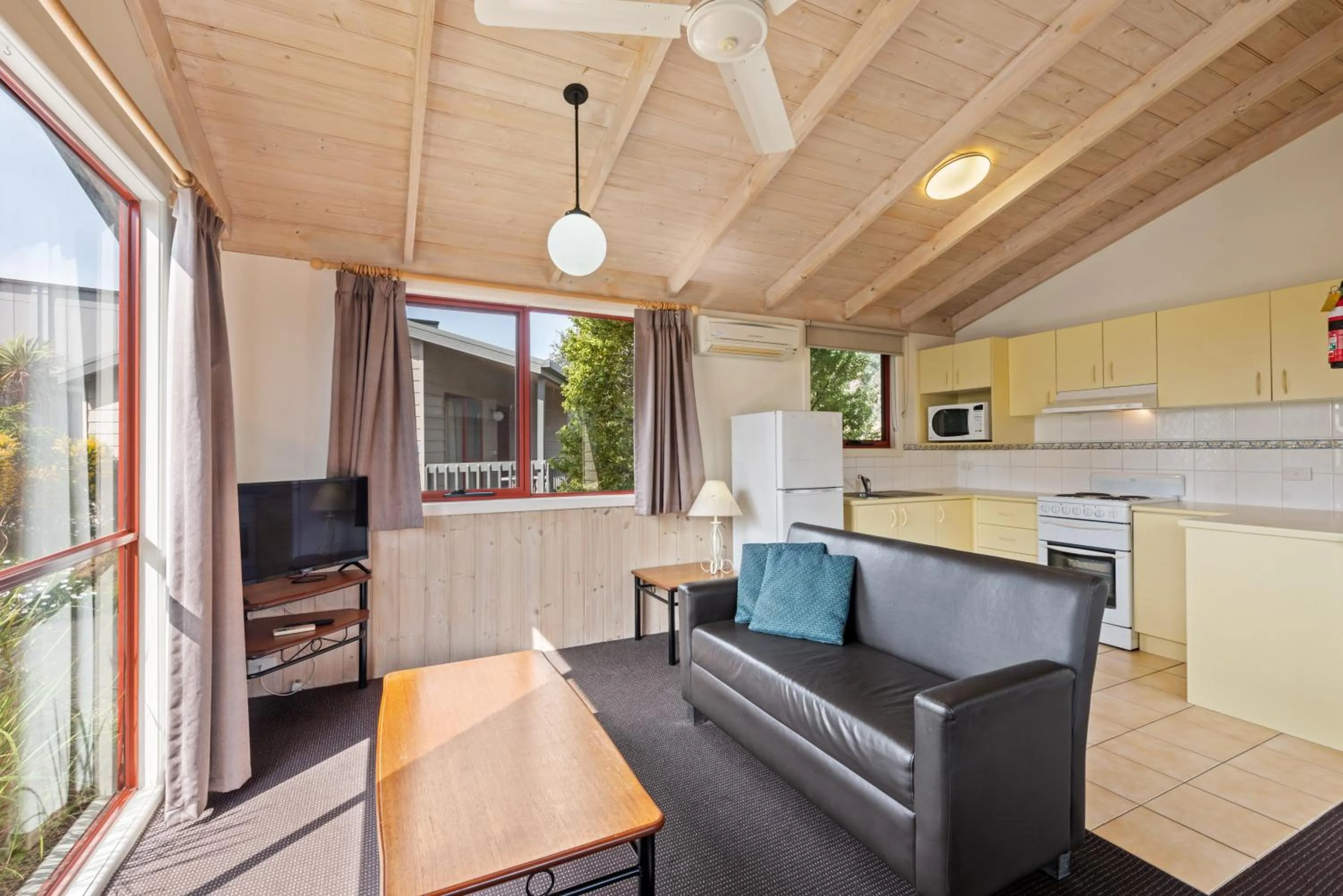 Kitchen or kitchenette in Discovery Parks - Melbourne