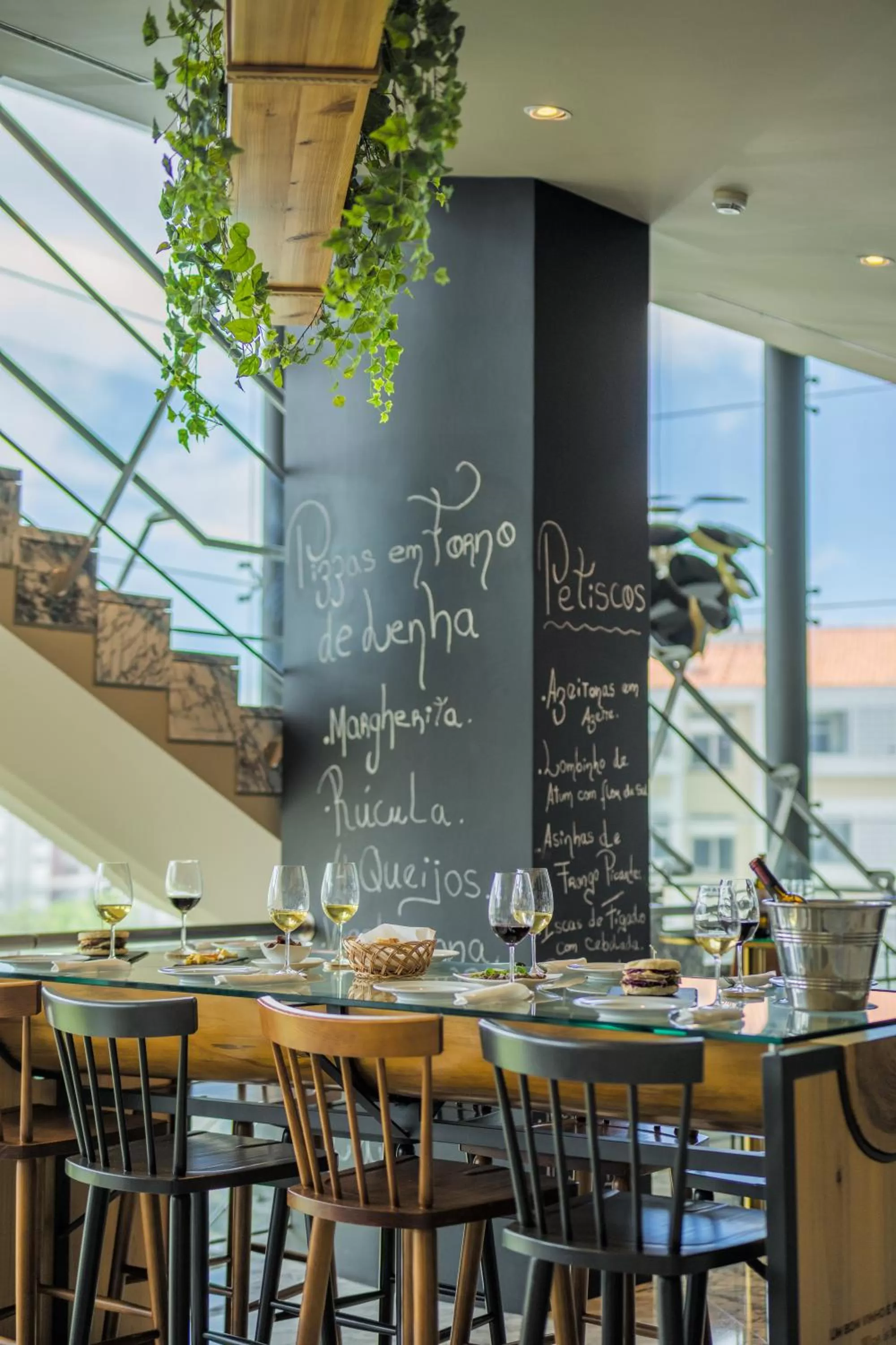 Dining area in The Lince Azores