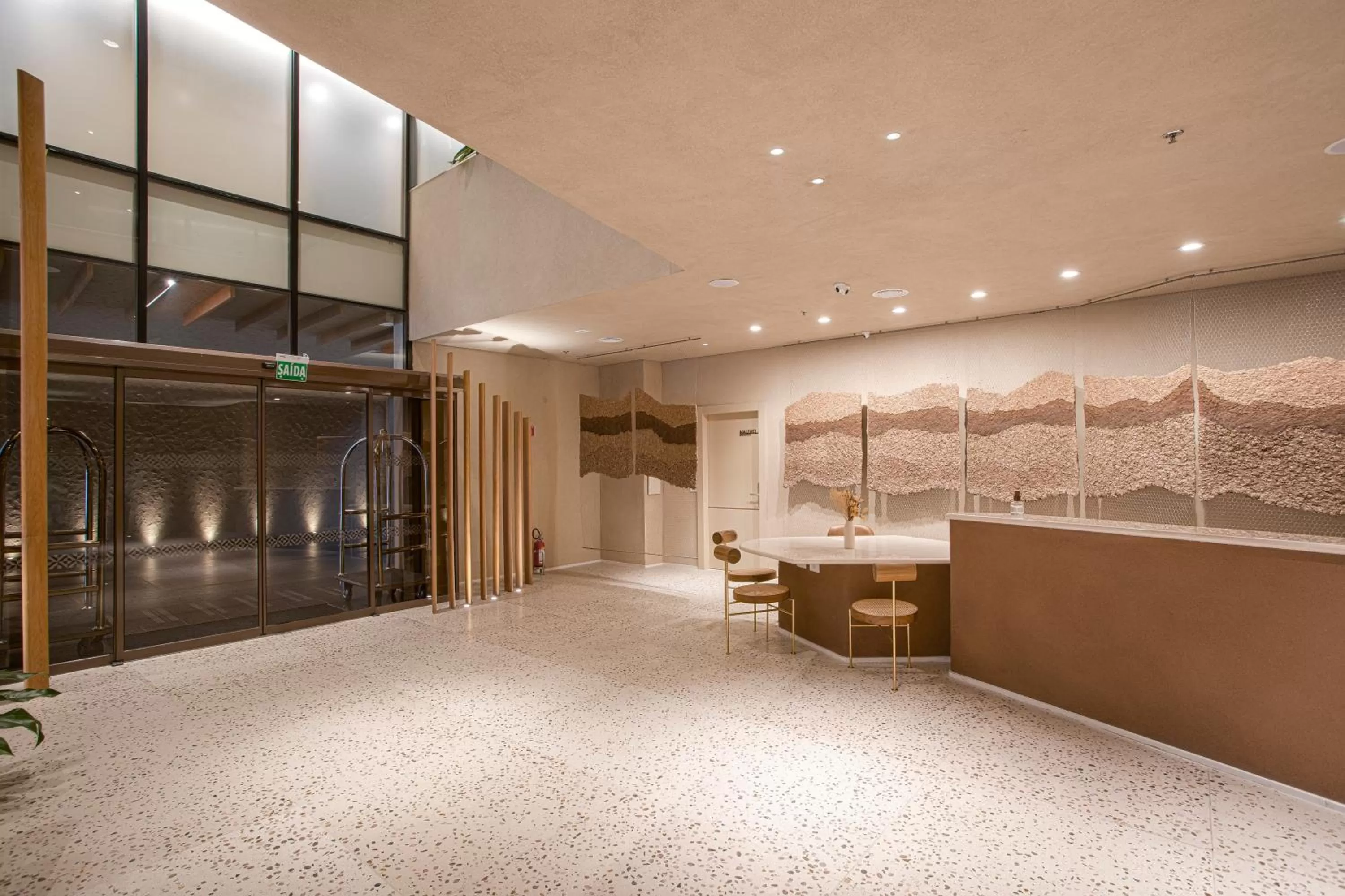 Facade/entrance in QOYA Hotel Curitiba, Curio Collection by Hilton