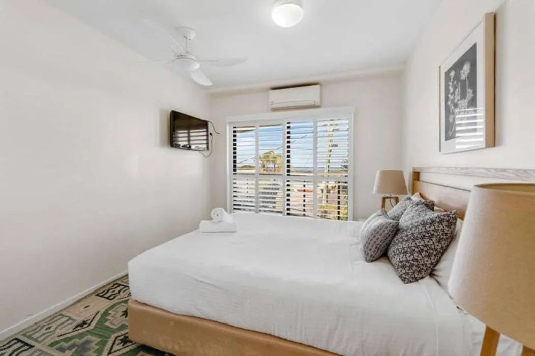 Bed in The Cove Yamba
