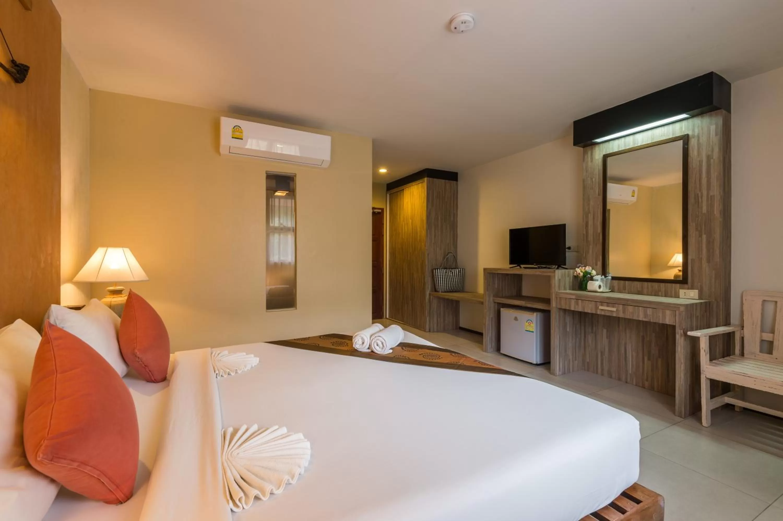 Seating area, Bed in Baan Ban Dalay