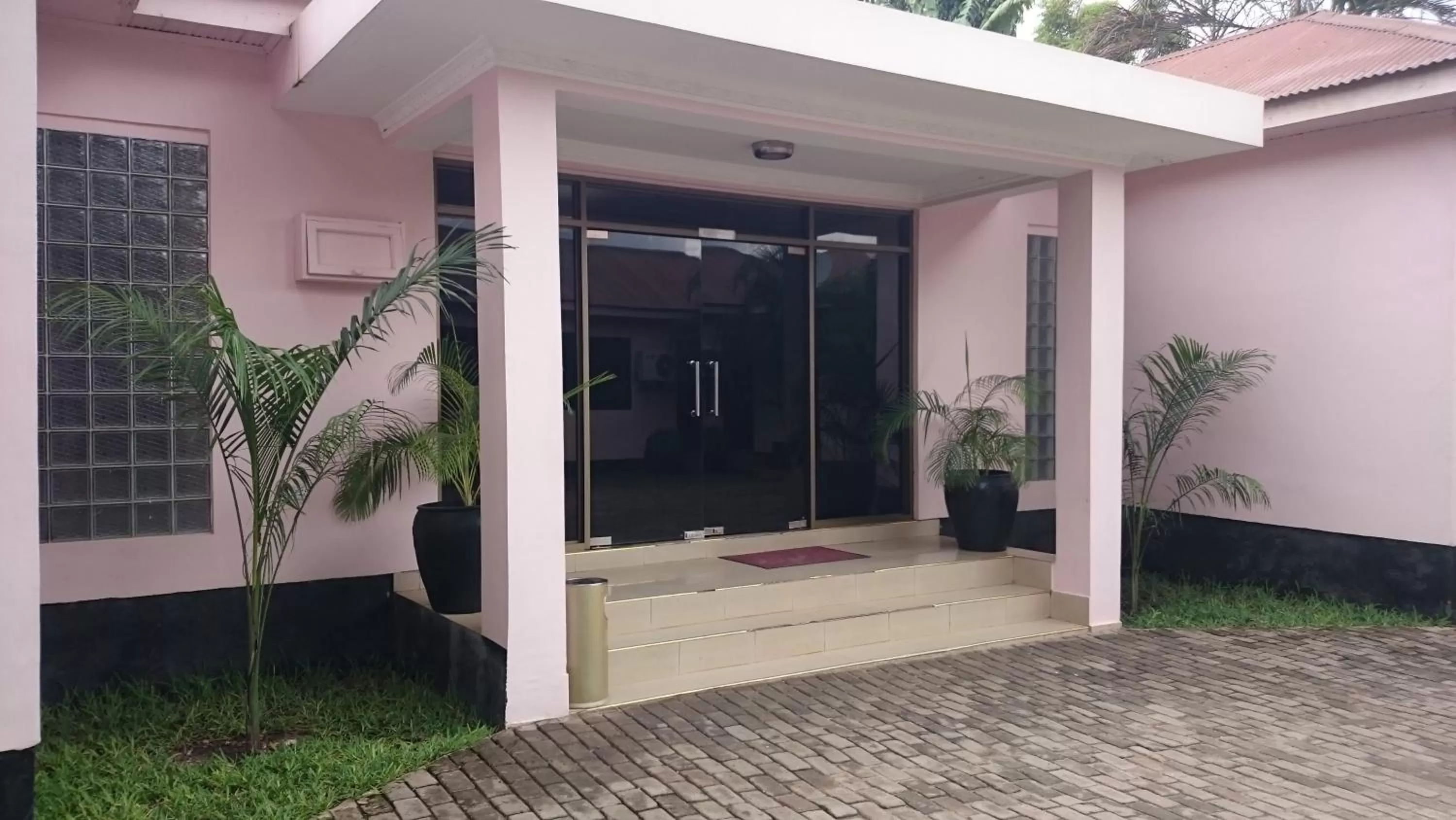 Property building in Transit Airport B&B