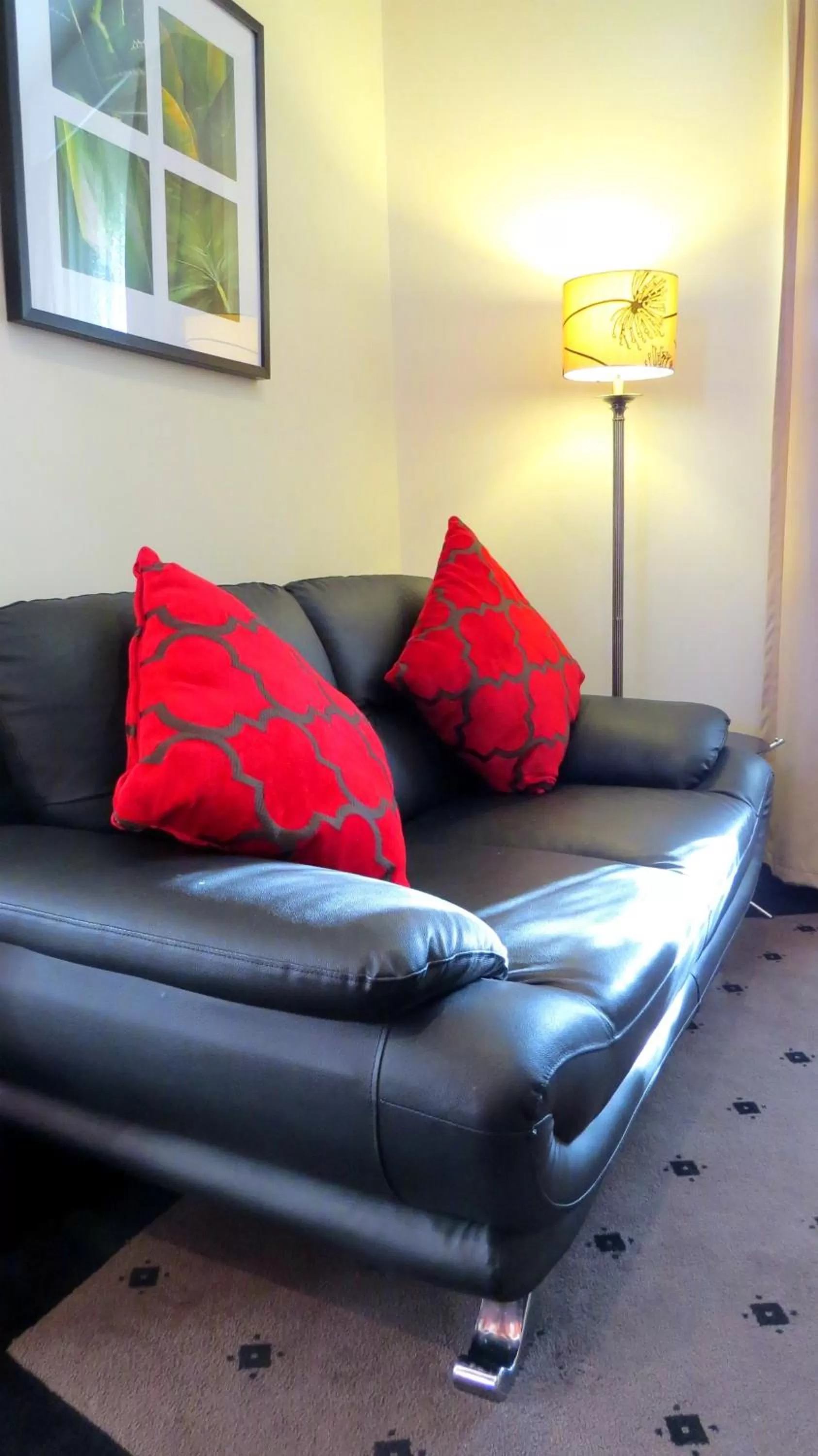 Seating area in Best Western Plus Goulburn