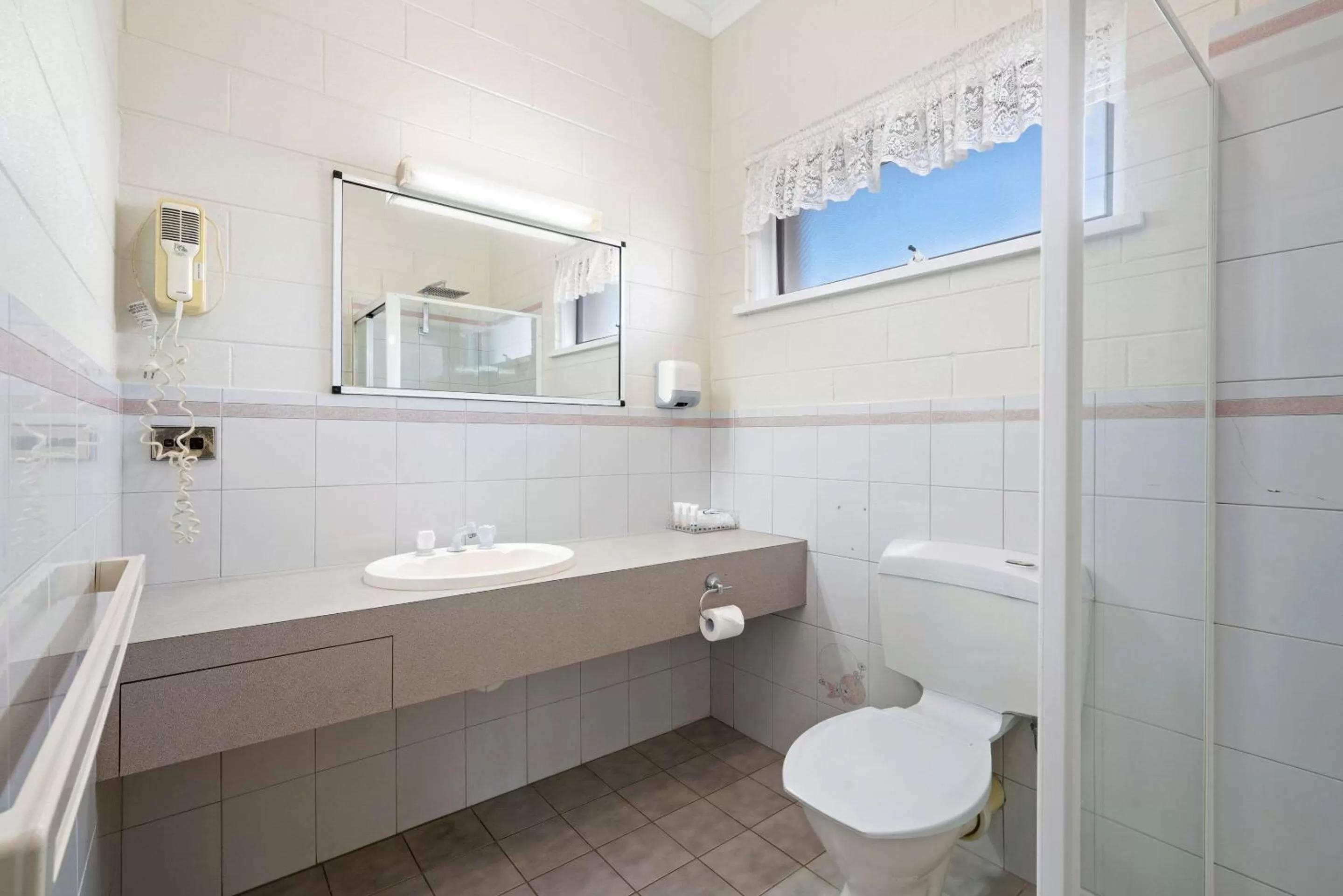 Photo of the whole room in Comfort Inn & Suites King Avenue