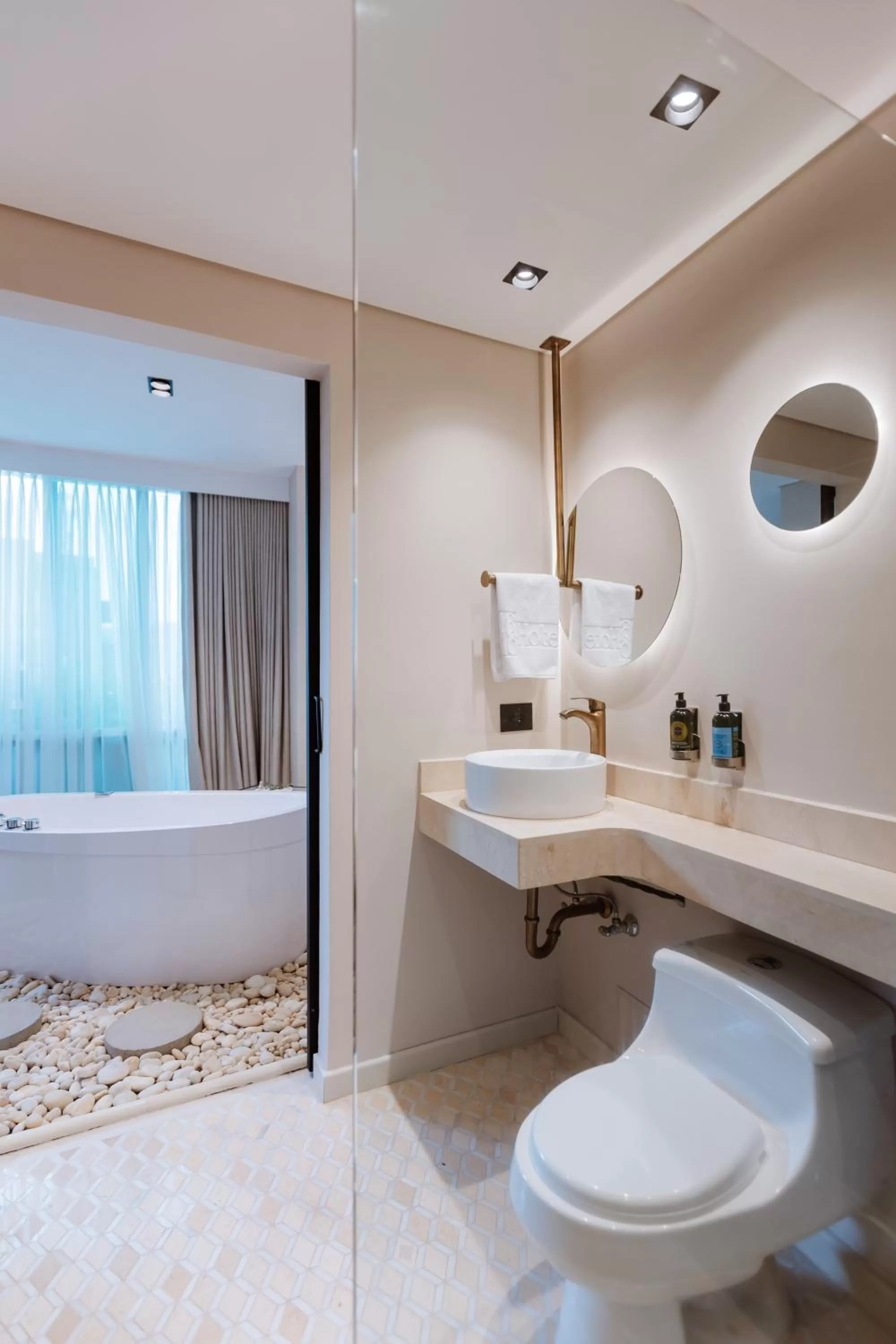 Double Room in 1616 Hotel