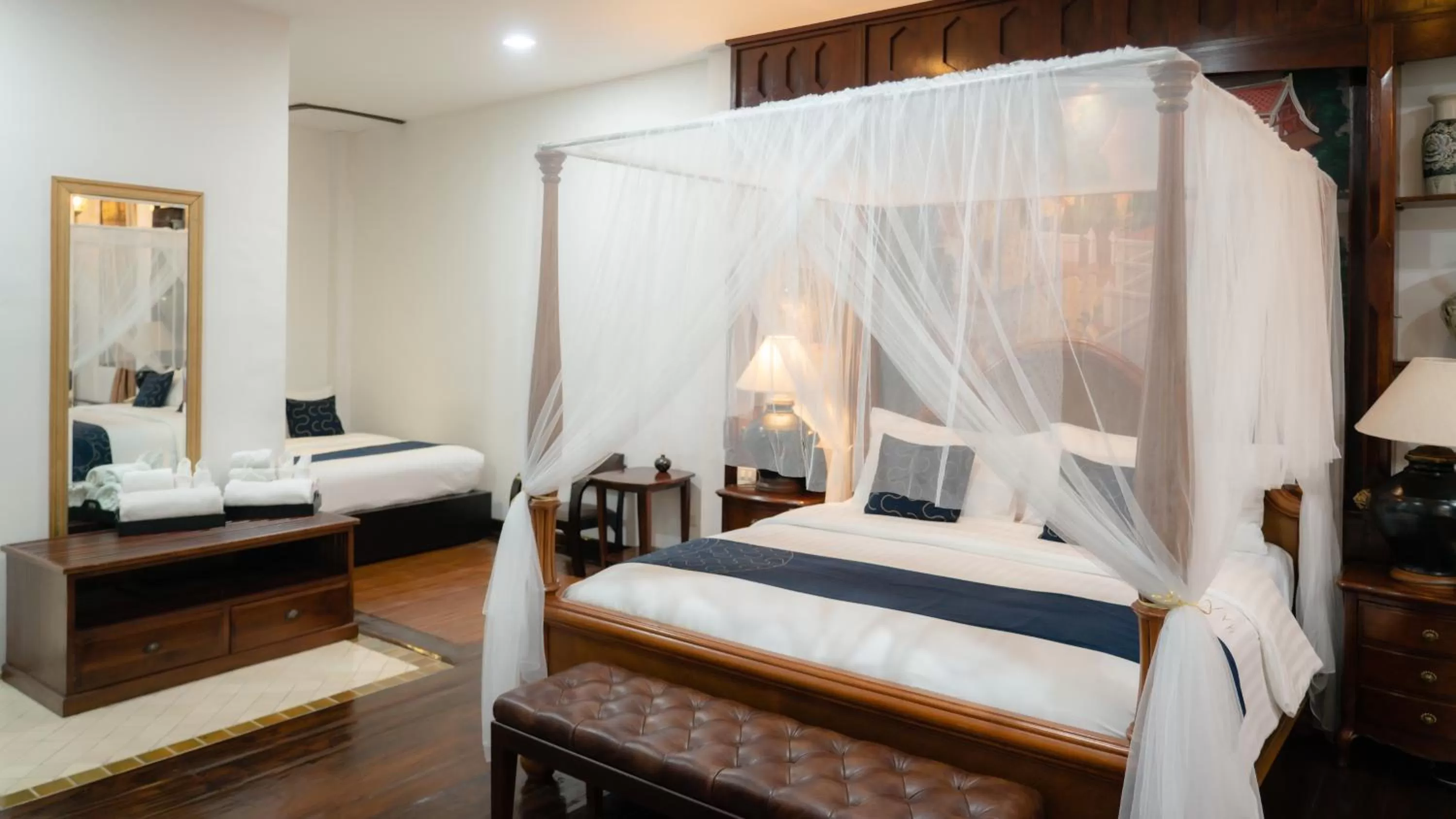 Photo of the whole room, Bed in Cheva Gallery Boutique Hotel