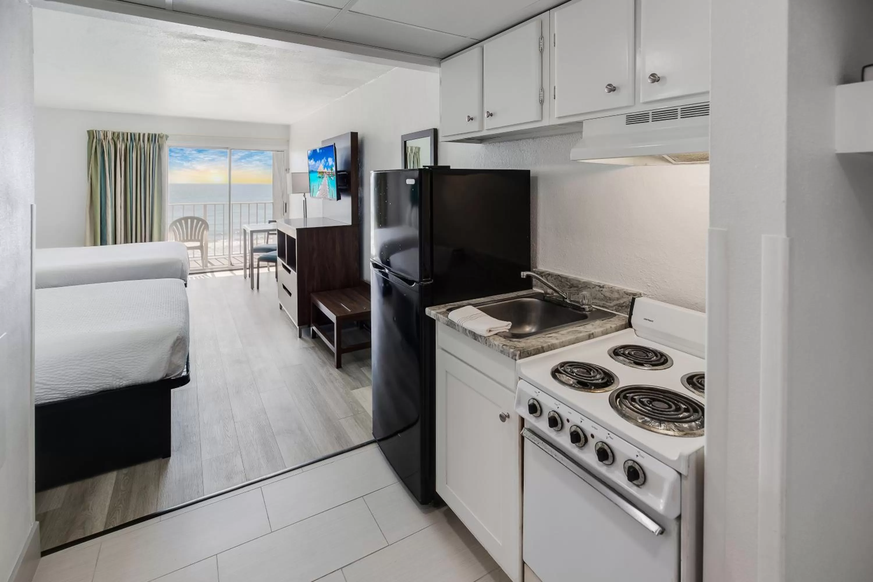 Kitchen or kitchenette in Blu Atlantic Hotel & Suites