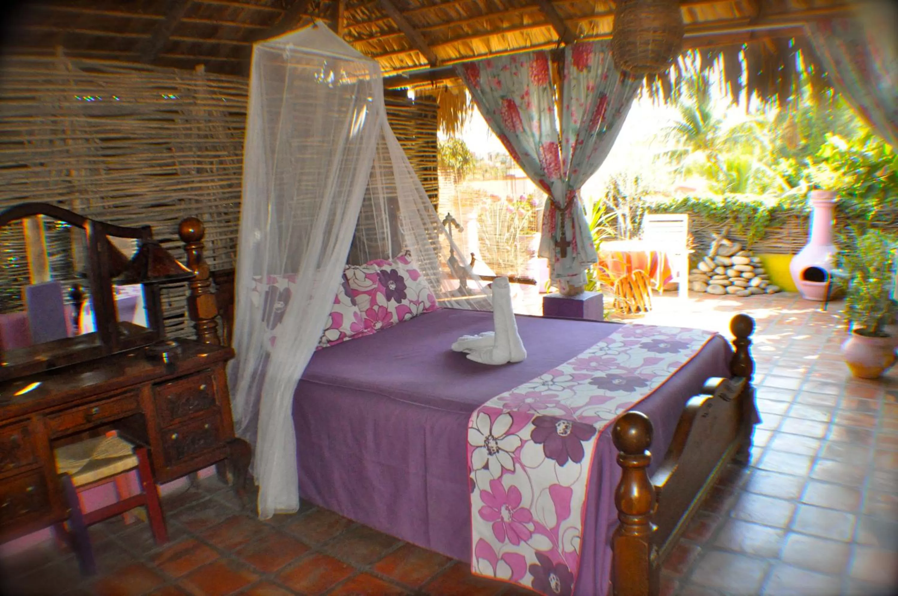 Day, Bed in Cabo Inn