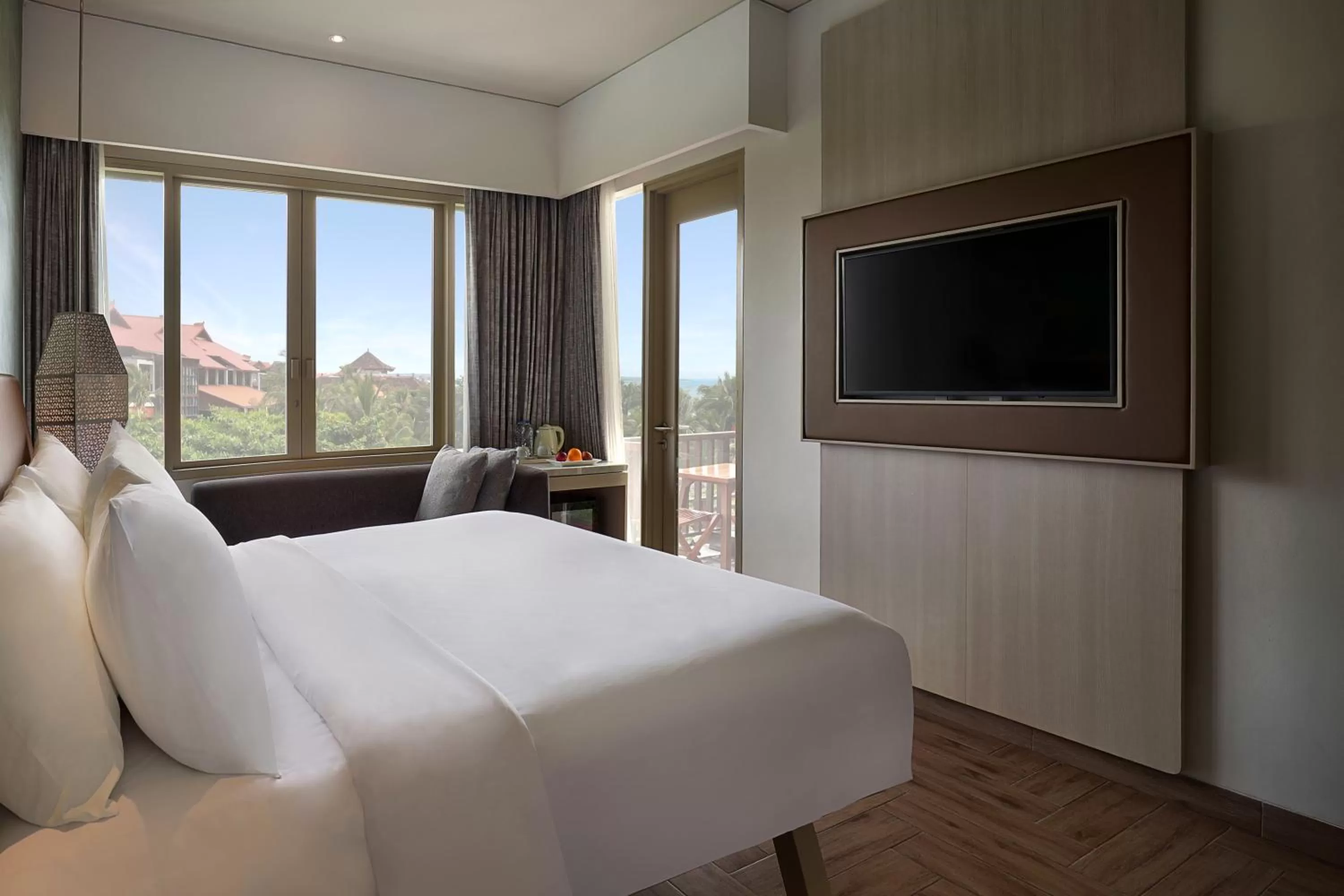 Bed in Mercure Kuta Bali