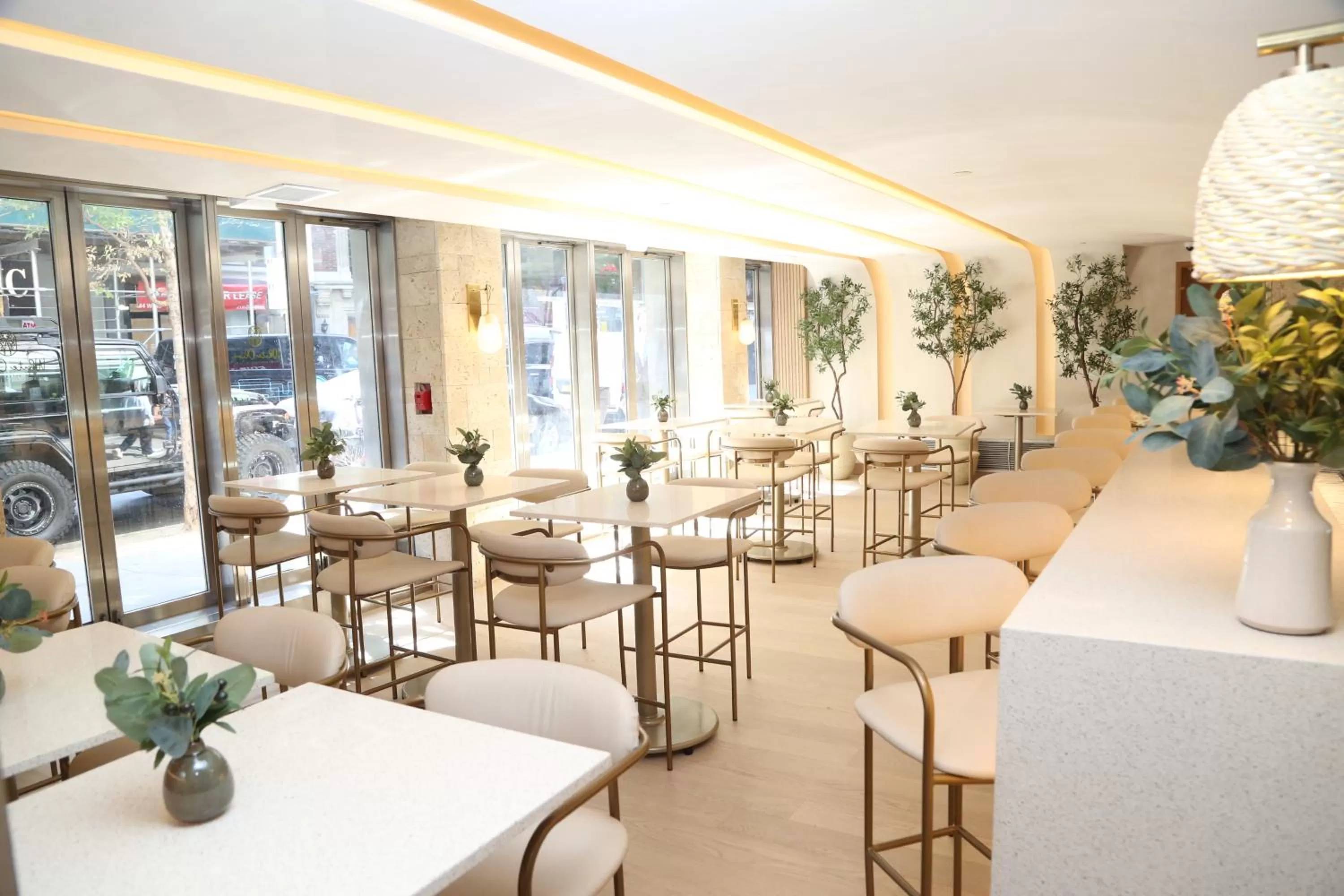 Restaurant/places to eat in Shoreham Hotel