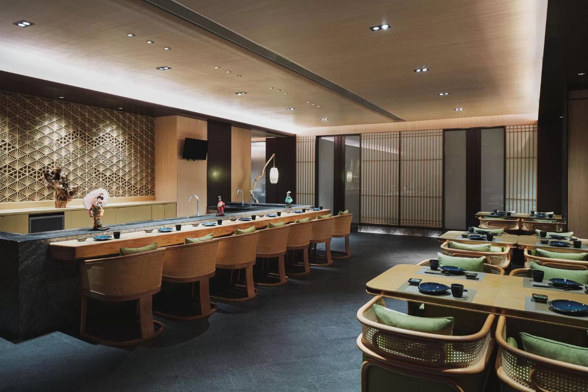 Restaurant/places to eat in Crowne Plaza Beijing International Airport by IHG