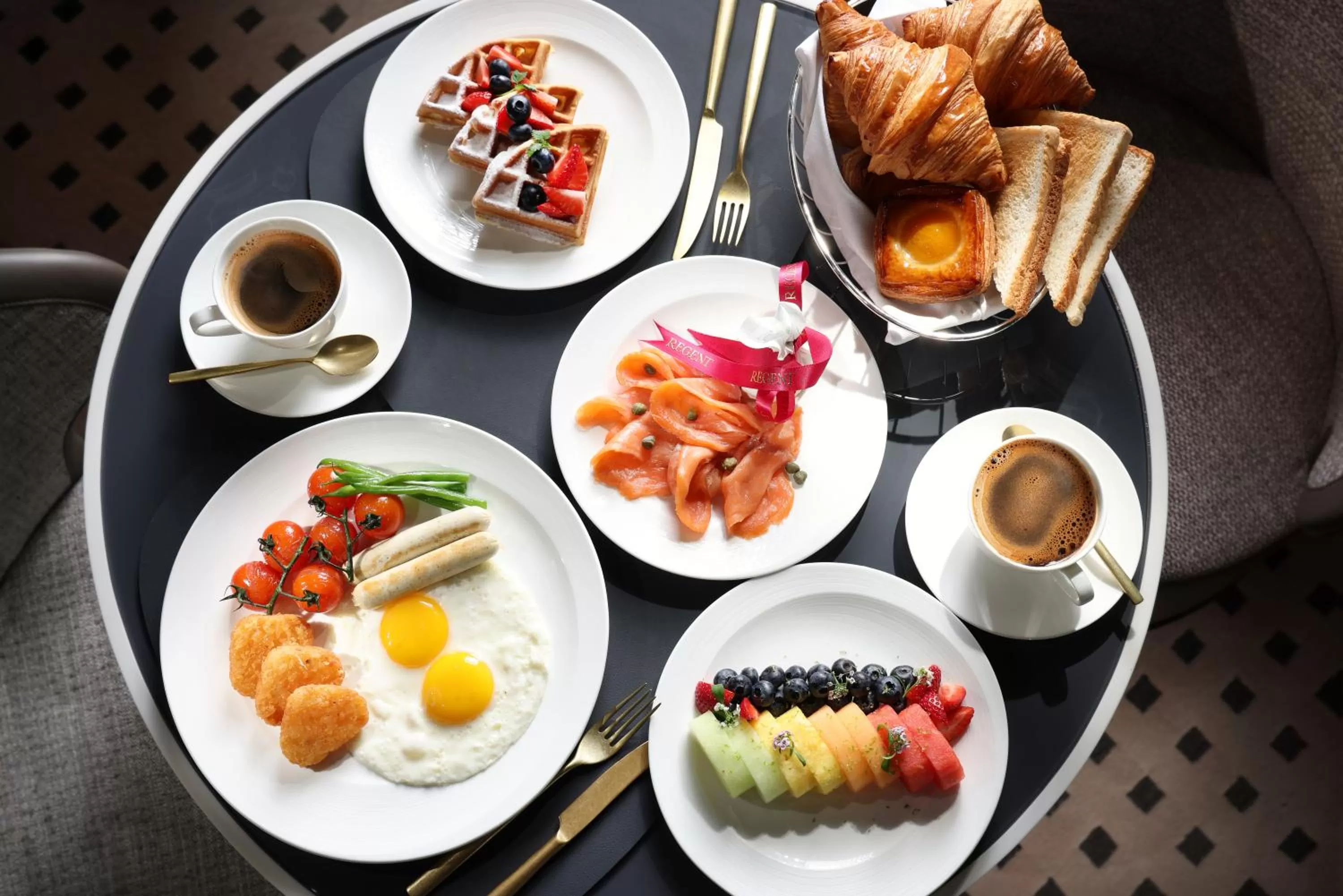 Food and drinks in Regent Hong Kong