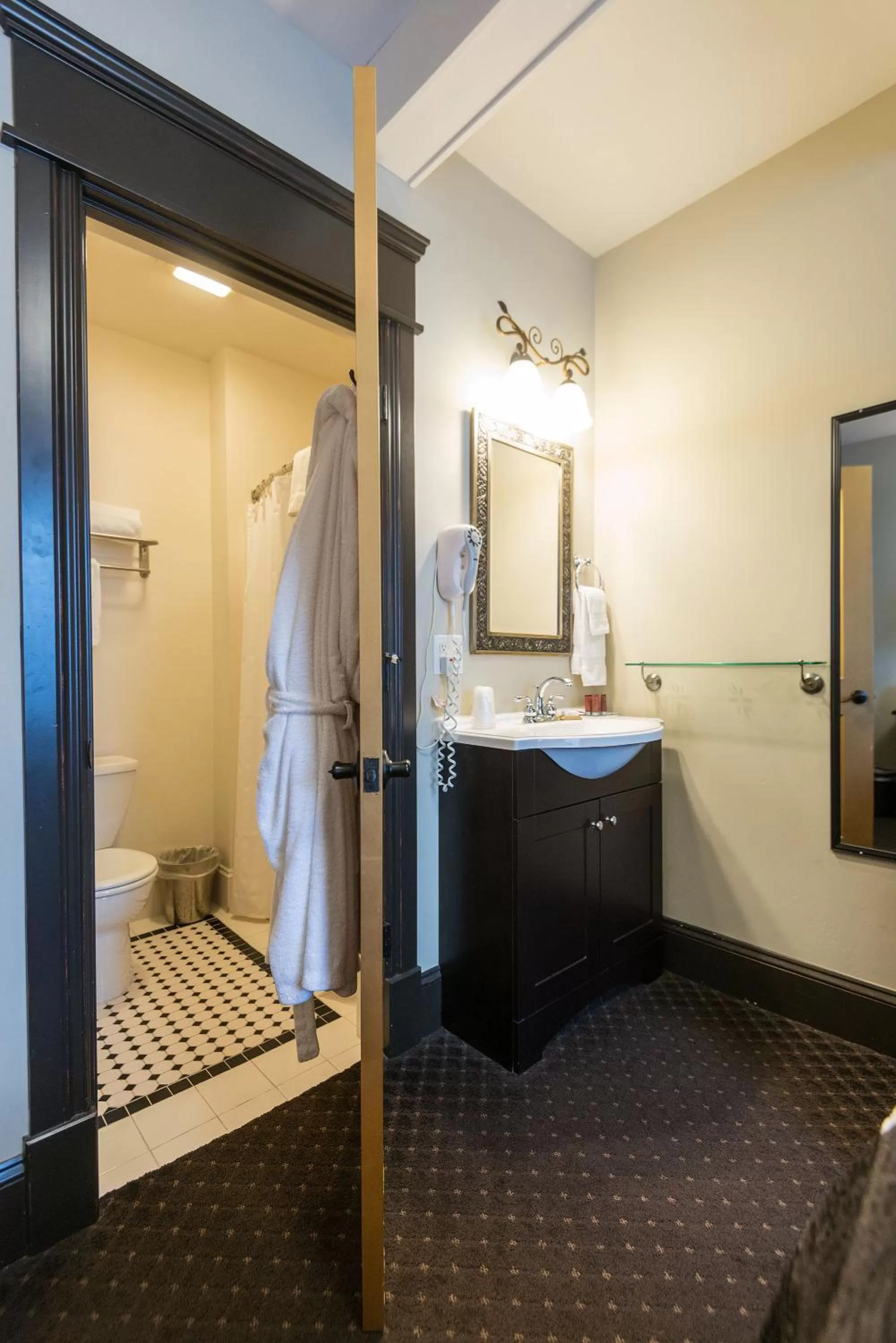 Shower, Bed in Camas Boutique Hotel