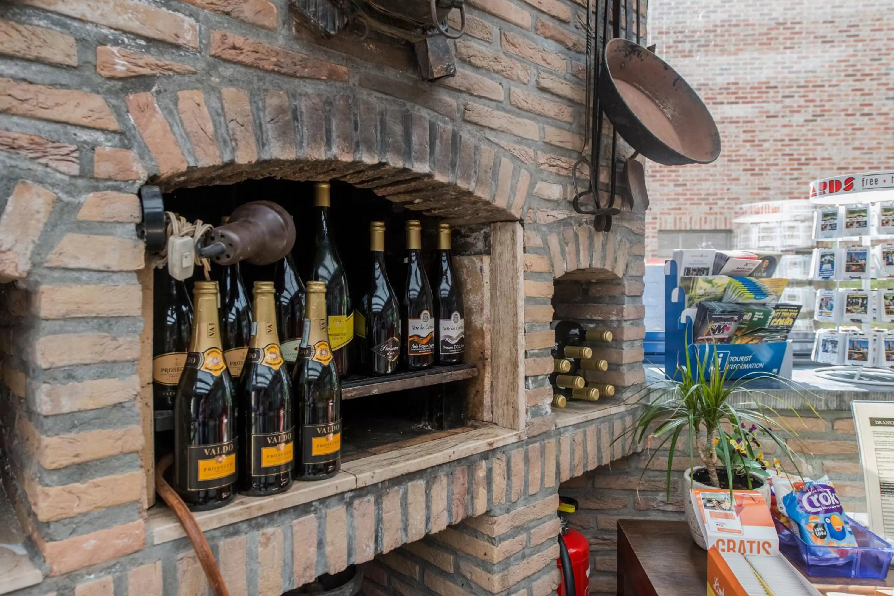 Lounge or bar in B&B Casa Roman & Vakantiewoning voor 1 pers tot max 32 personen