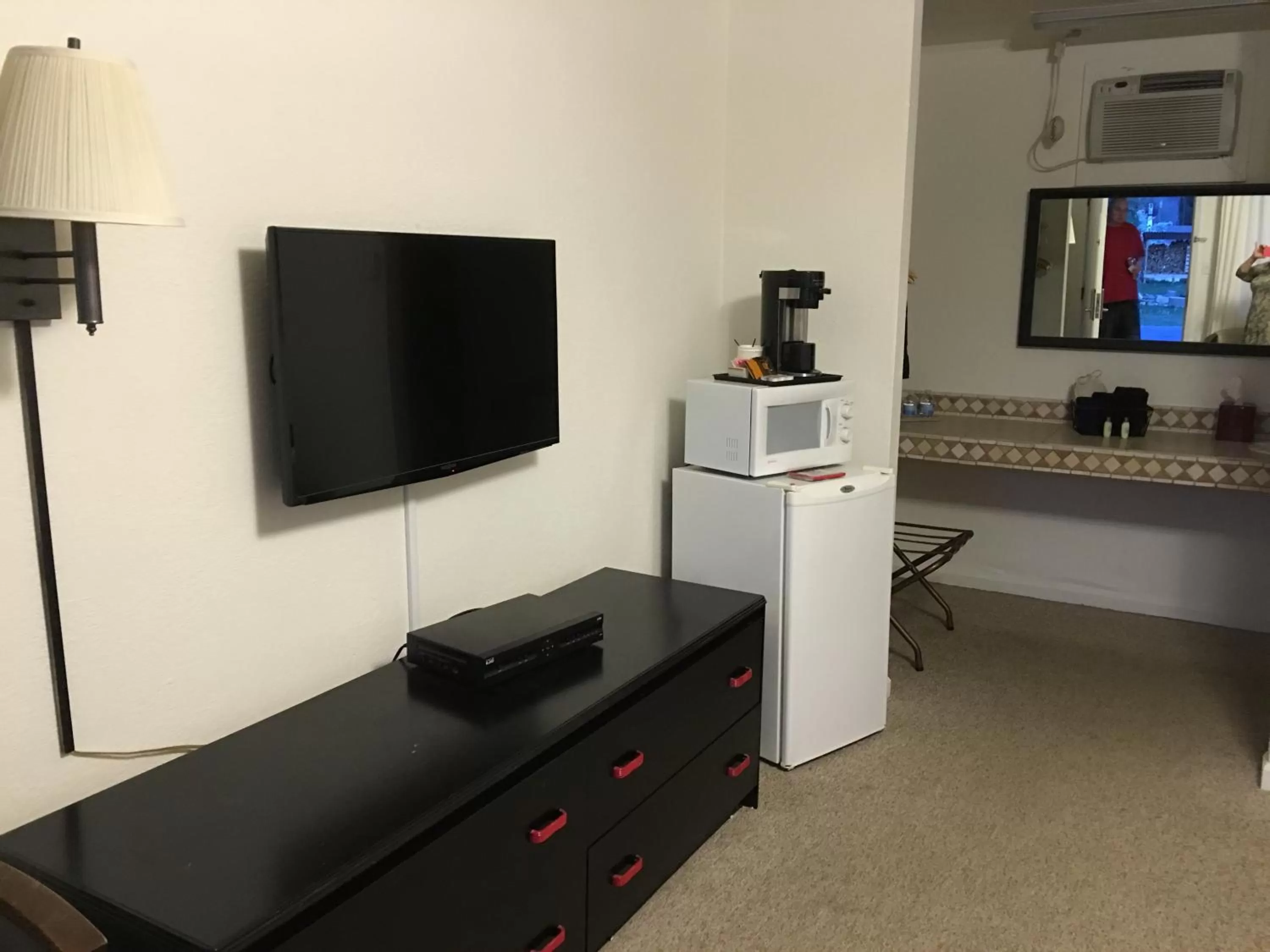 Food and drinks in Cardinal Inn