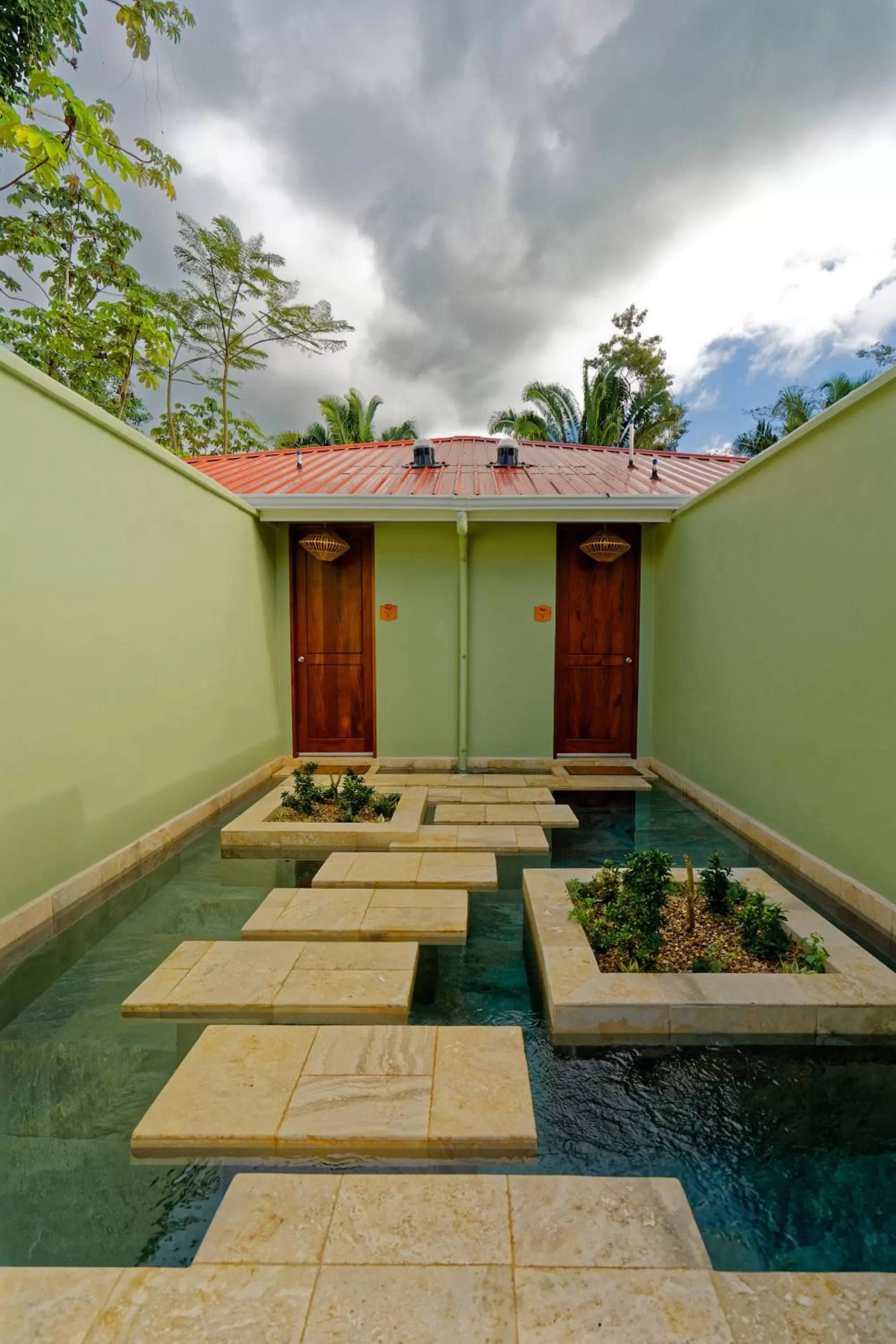 Facade/entrance in Sleeping Giant Rainforest Lodge