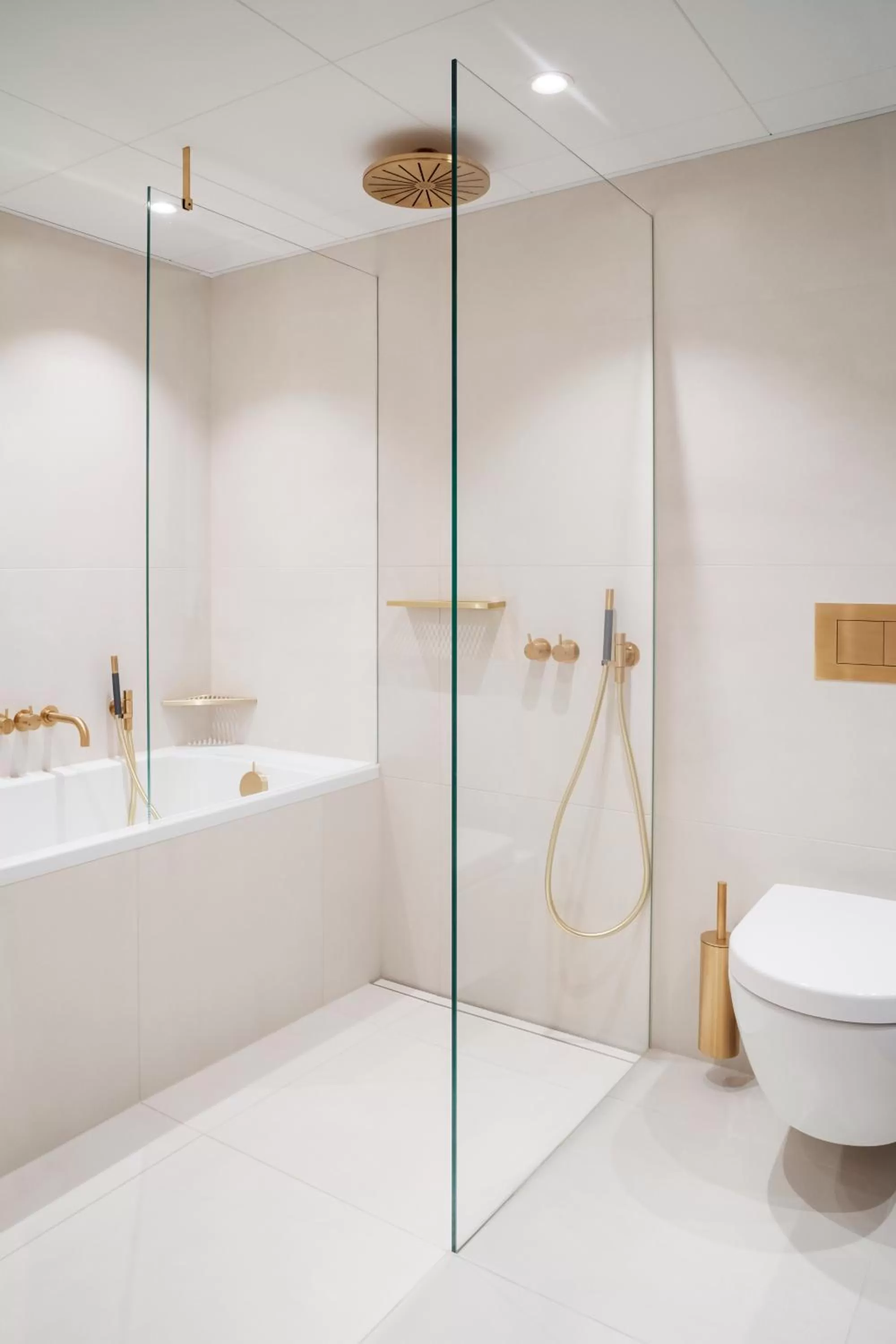 Shower in Copenhagen Admiral Hotel