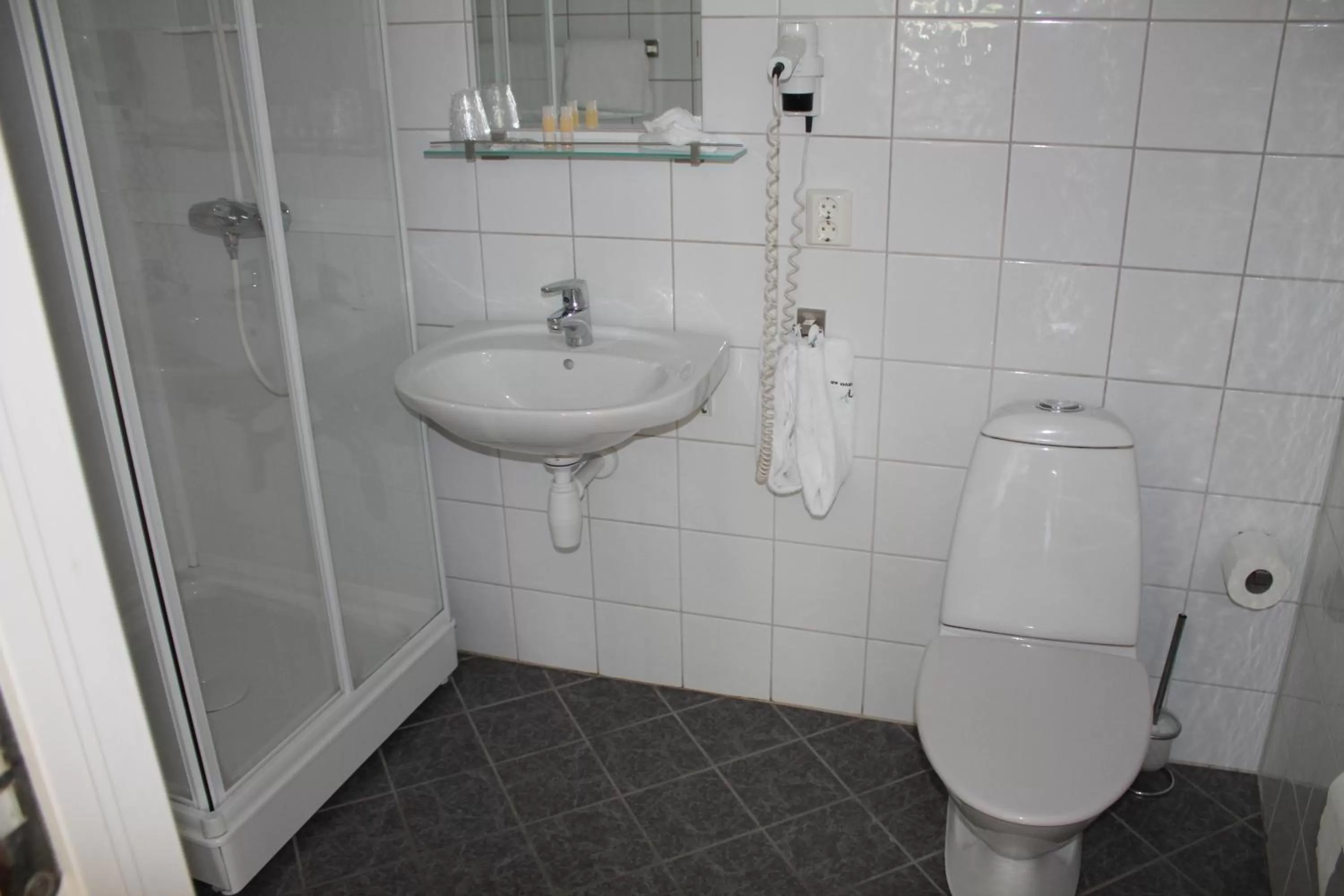 cot in Kløver Hotel