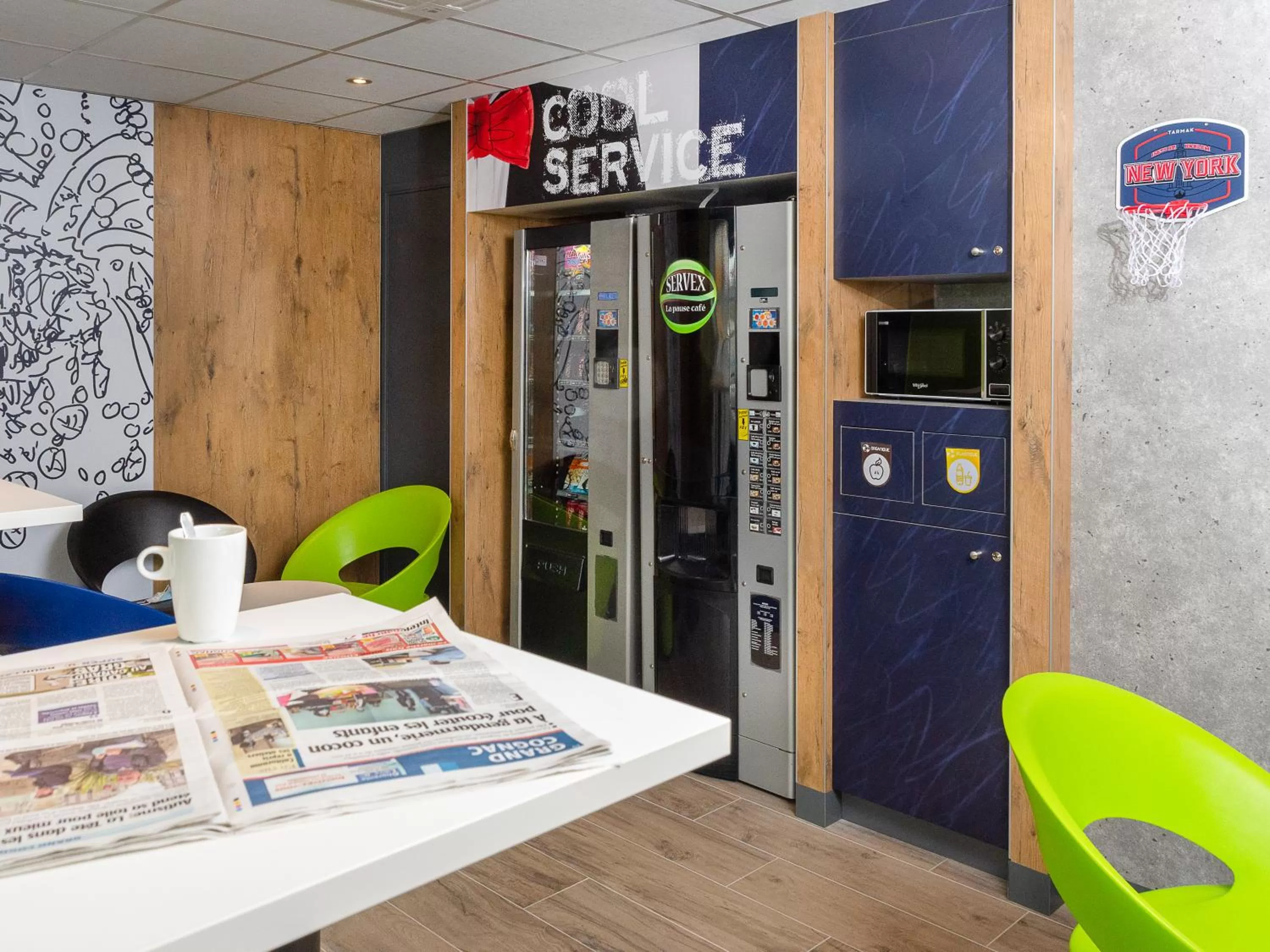 Living room in ibis Budget Cognac