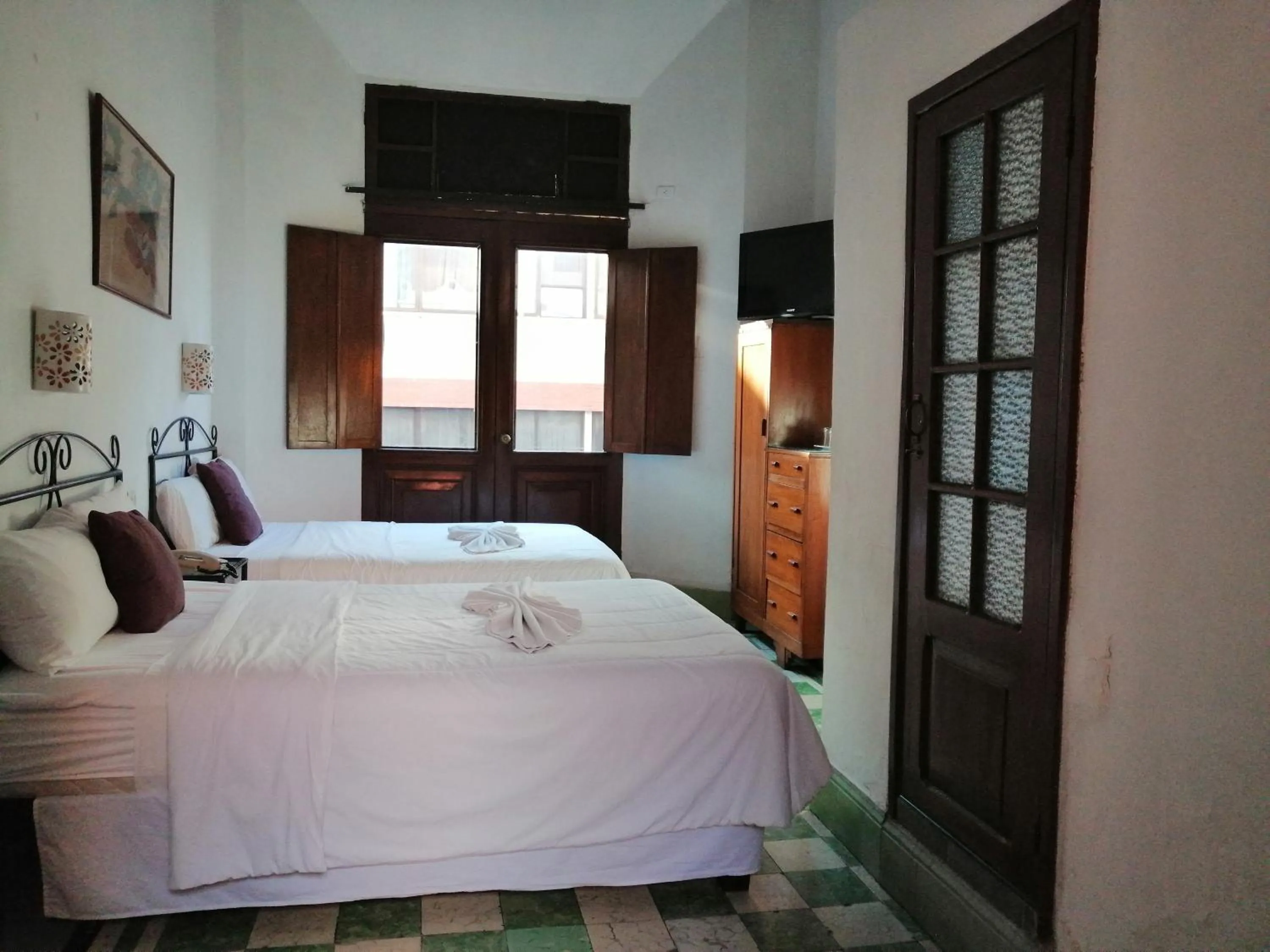 Photo of the whole room, Bed in Hotel Reforma