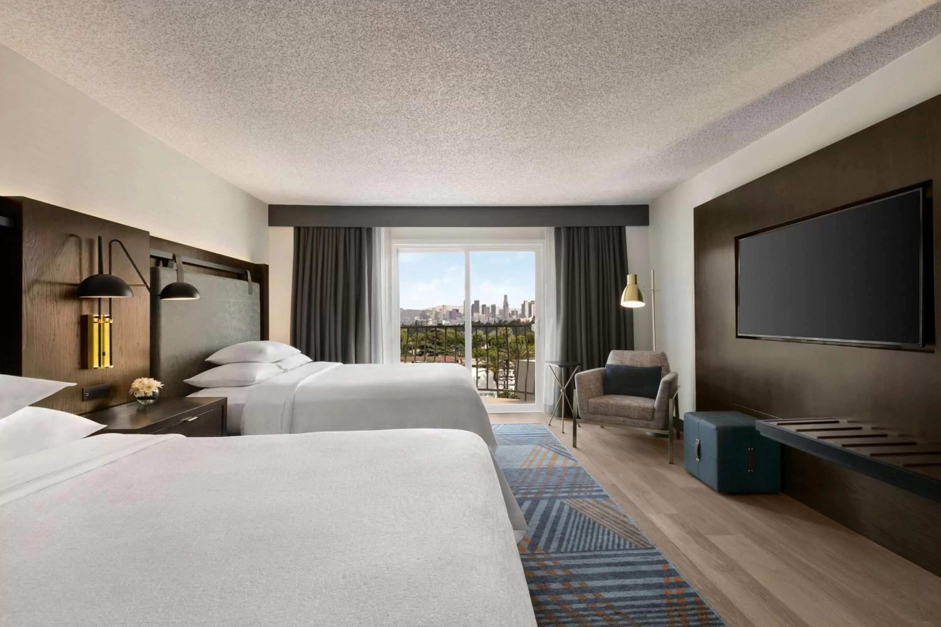 Bed in Embassy Suites by Hilton Los Angeles Downey