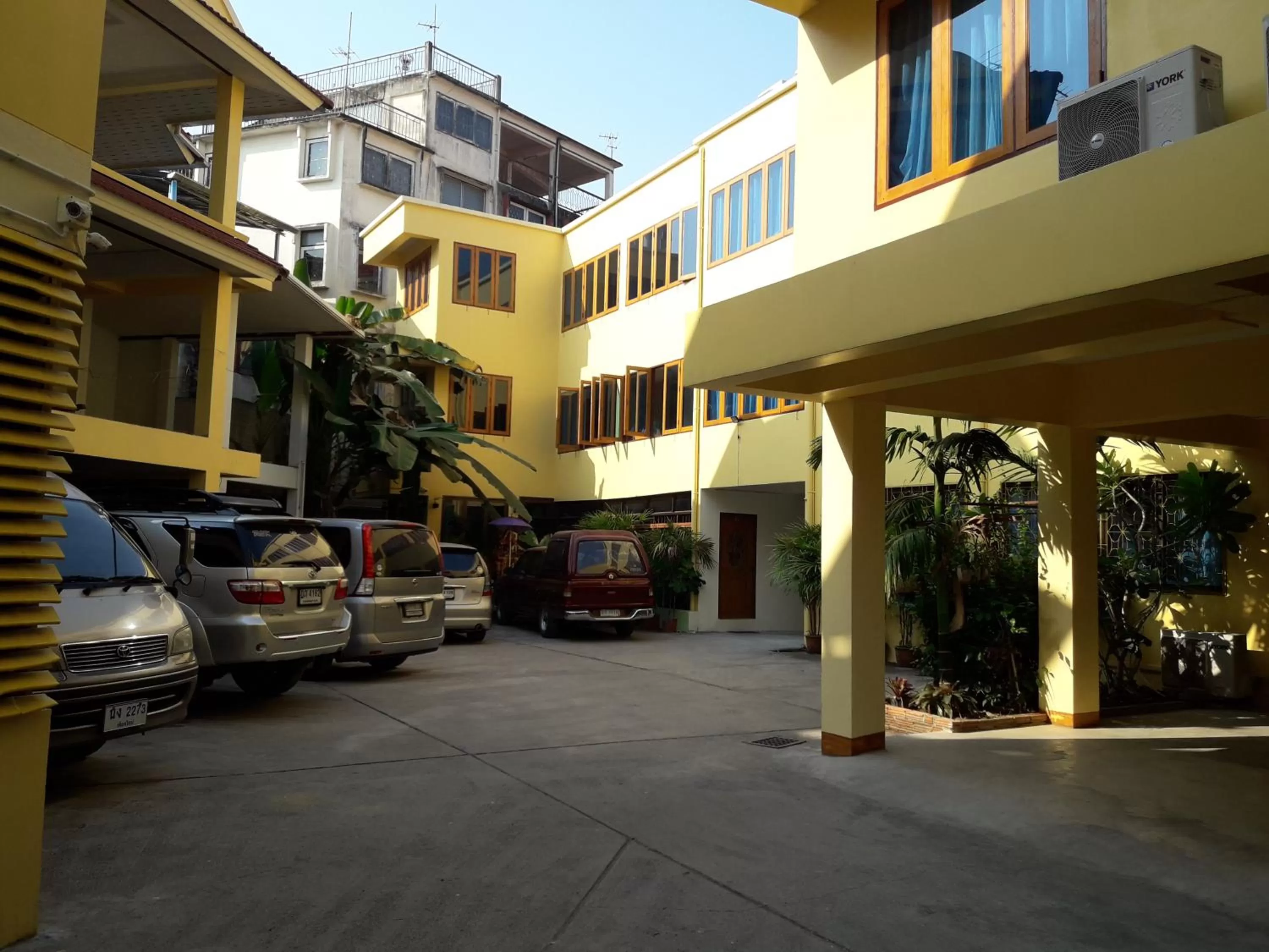Property building in Ban Mae Boonthong