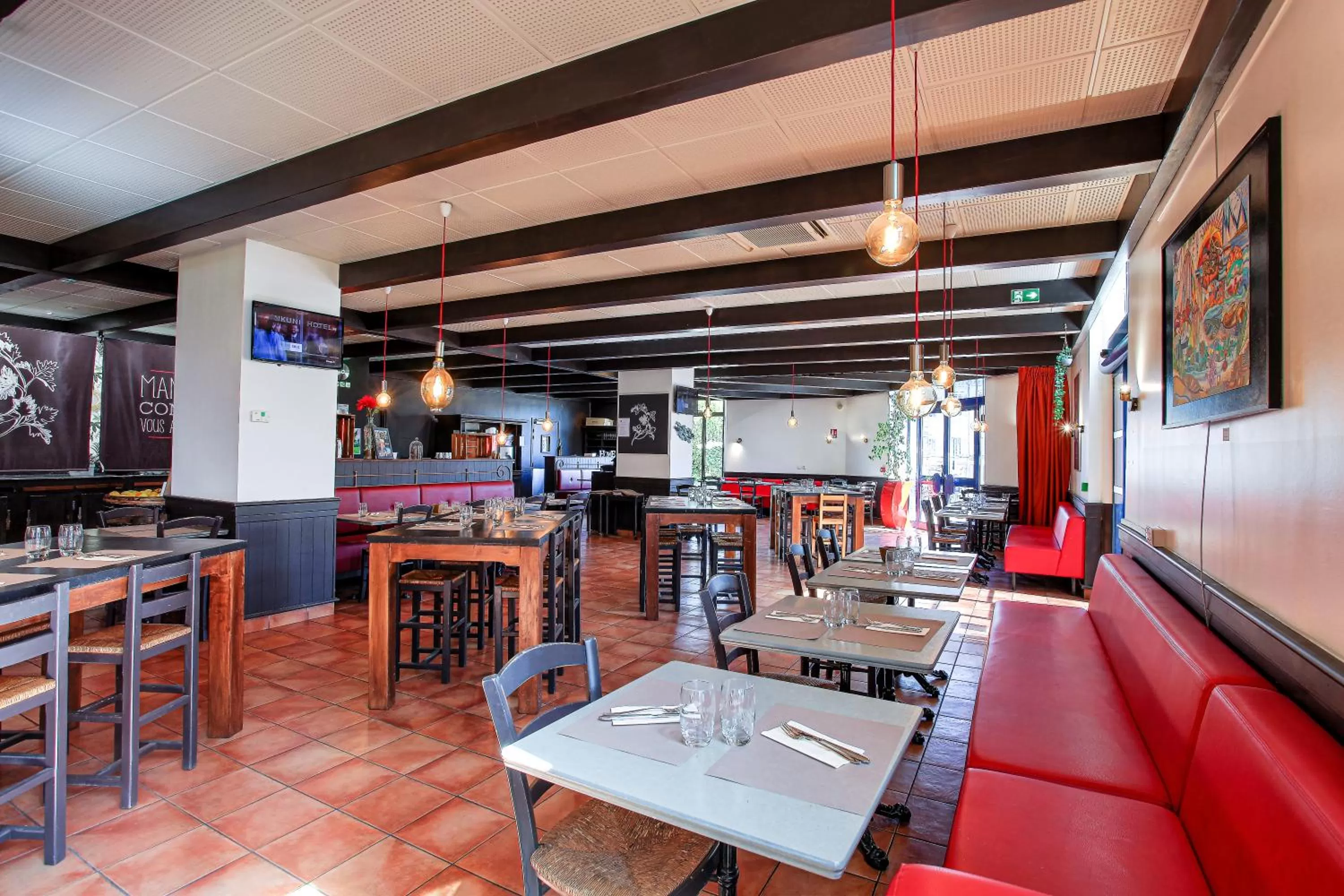 Restaurant/places to eat in ibis Marseille Centre Gare Saint Charles