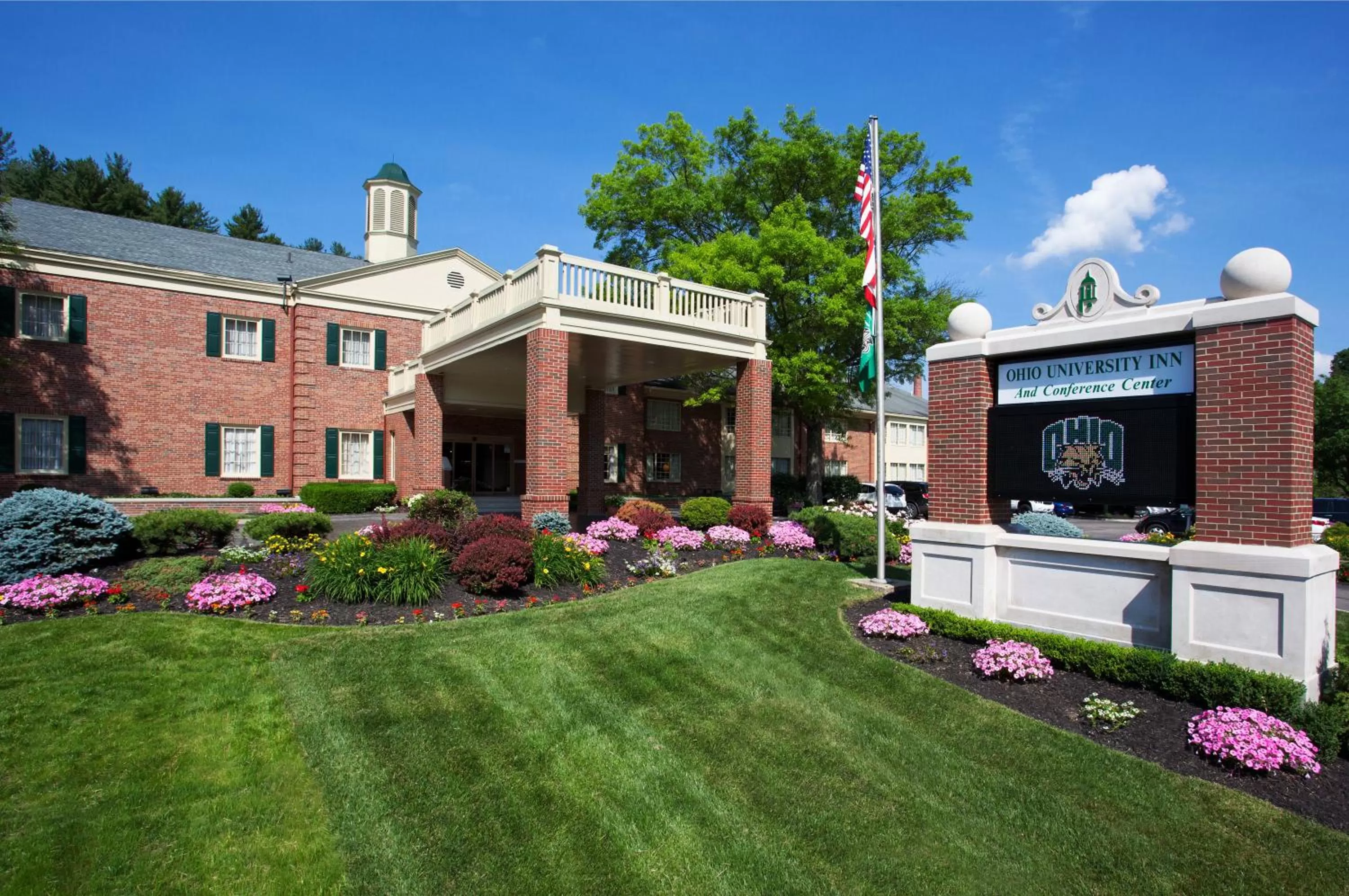 Facade/entrance in Ohio University Inn and Conference Center