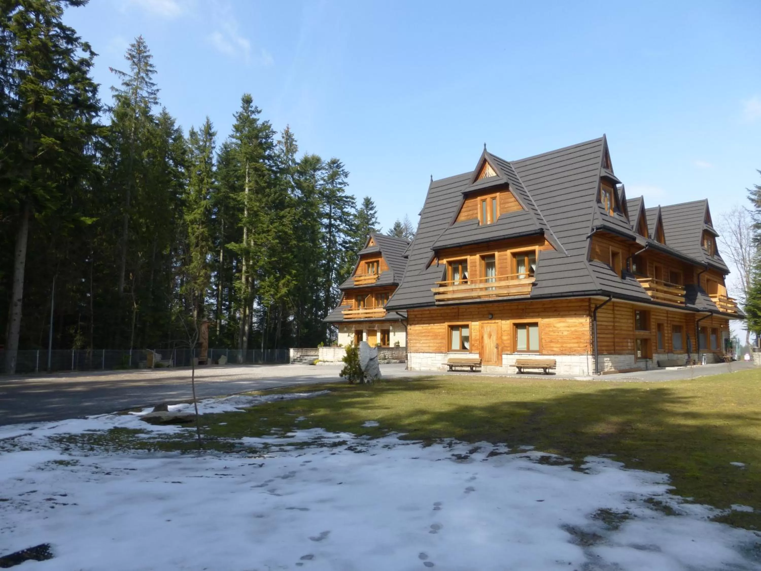 Facade/entrance in Hotel Dwór Karolówka
