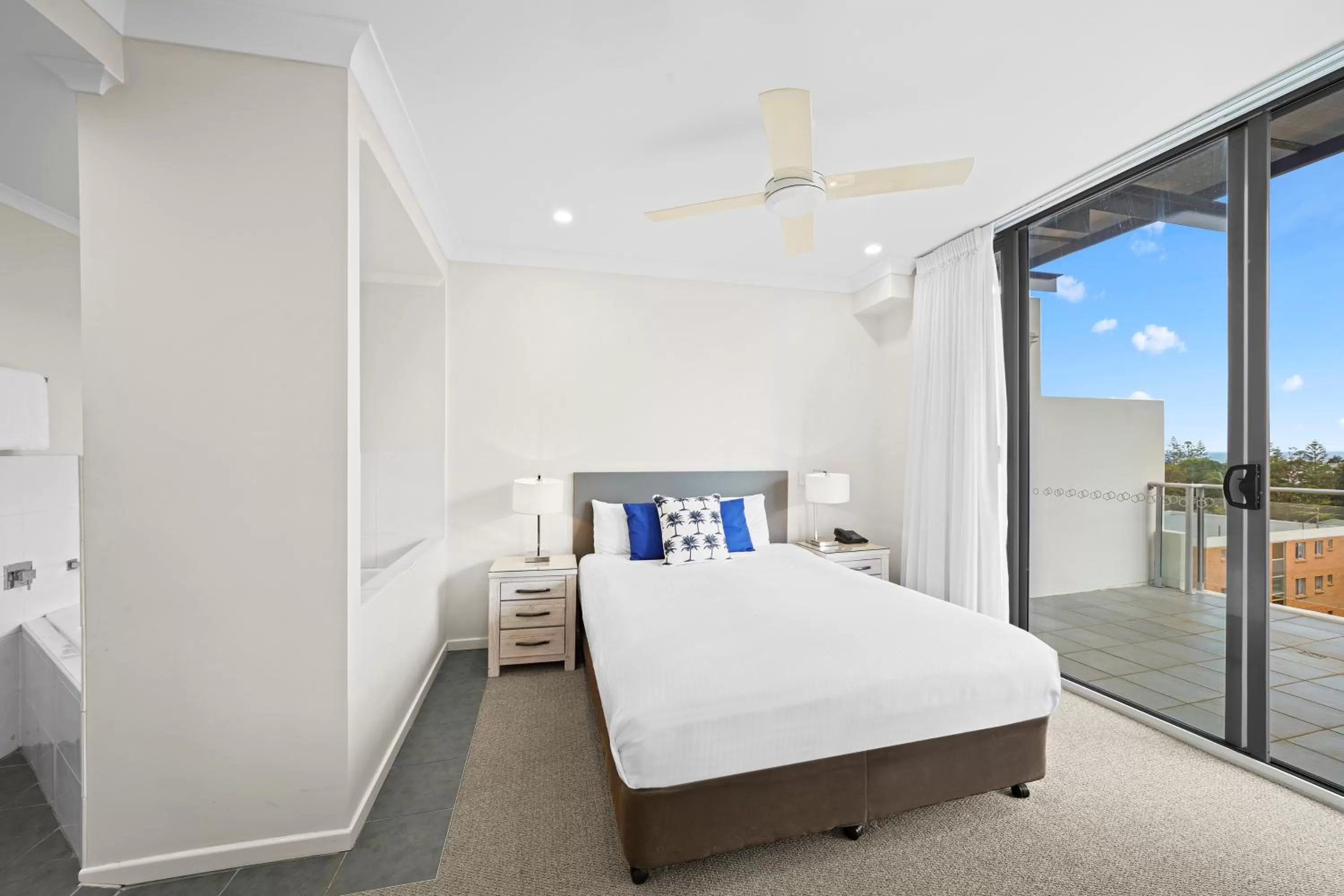 Bed in Macquarie Waters Boutique Apartment Hotel
