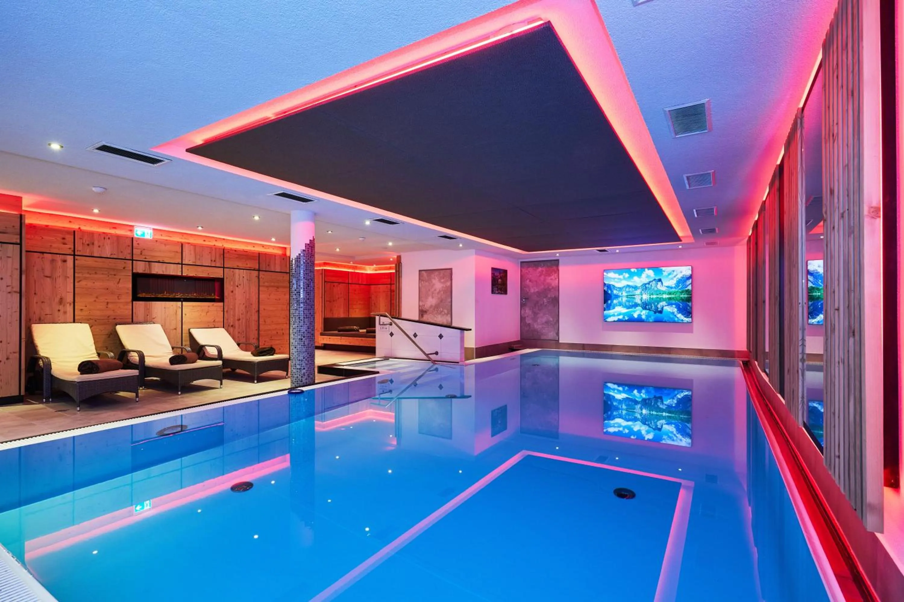 Swimming pool in Hotel Rupertihof