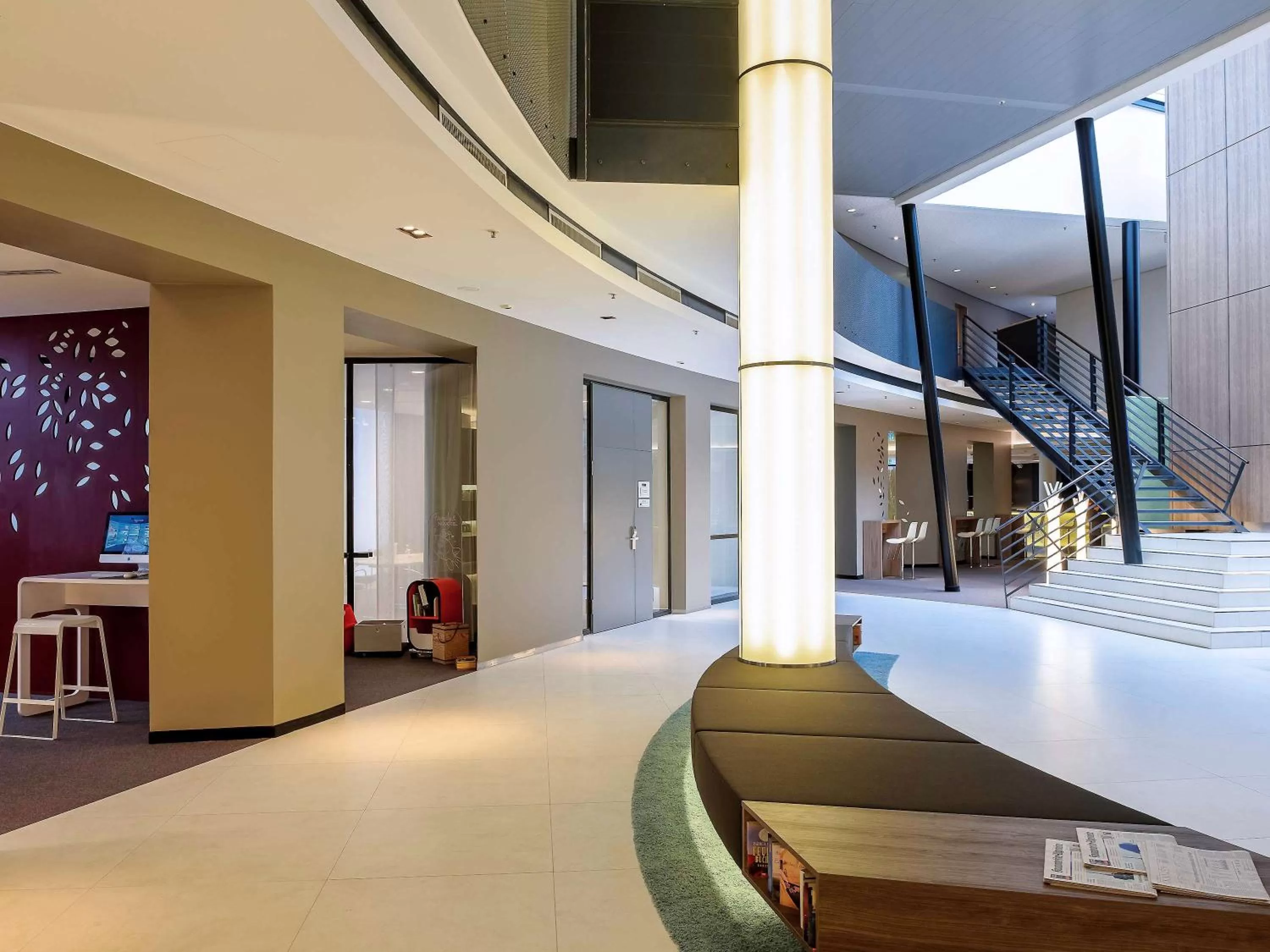 Lounge or bar in Novotel Hannover