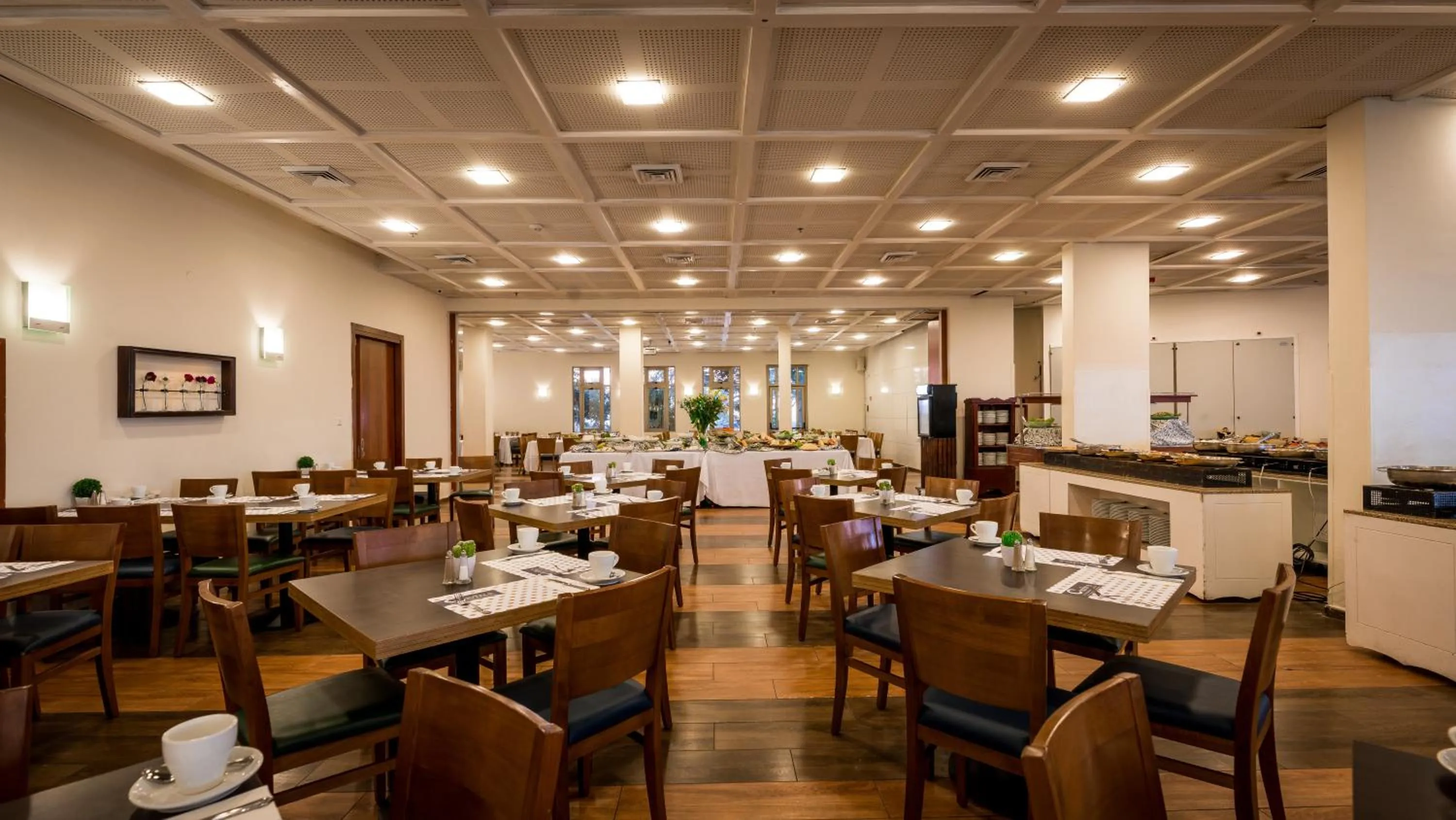 Restaurant/places to eat in C Hotel Neve Ilan