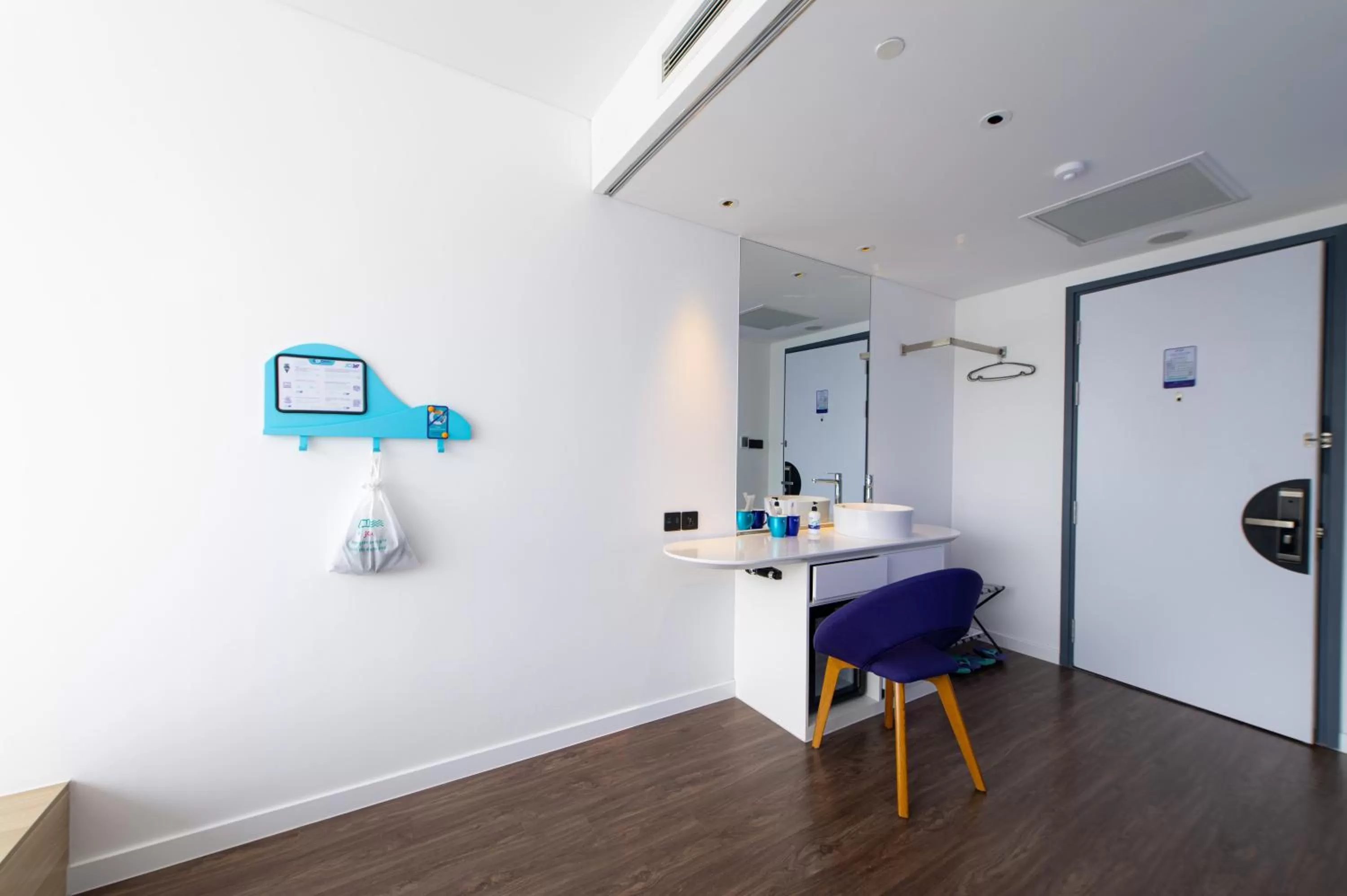 Photo of the whole room in Tru by Hilton Ha Long Hon Gai Centre