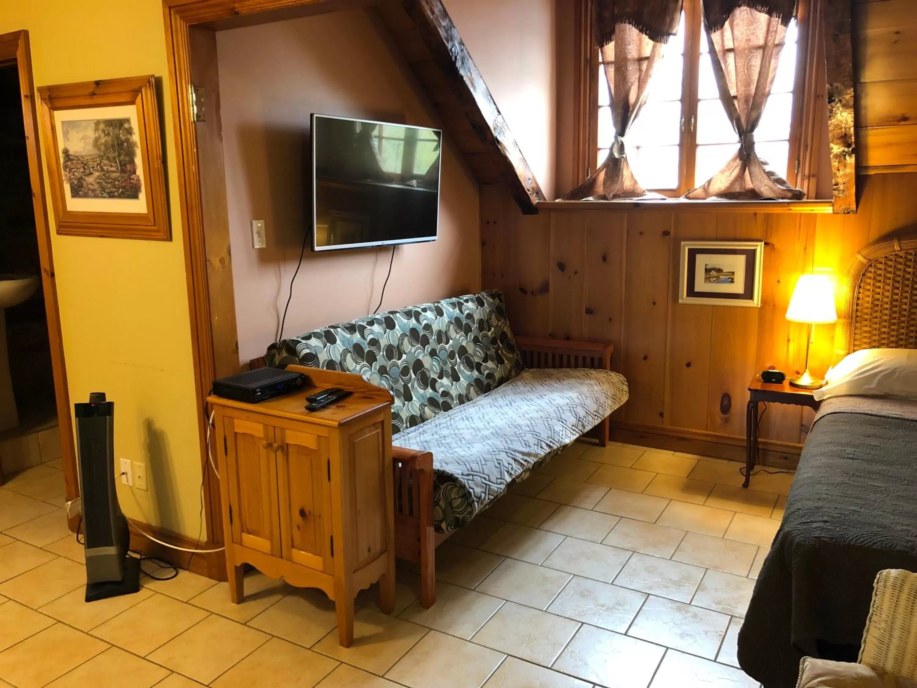 Bed in Manoir Ramezay