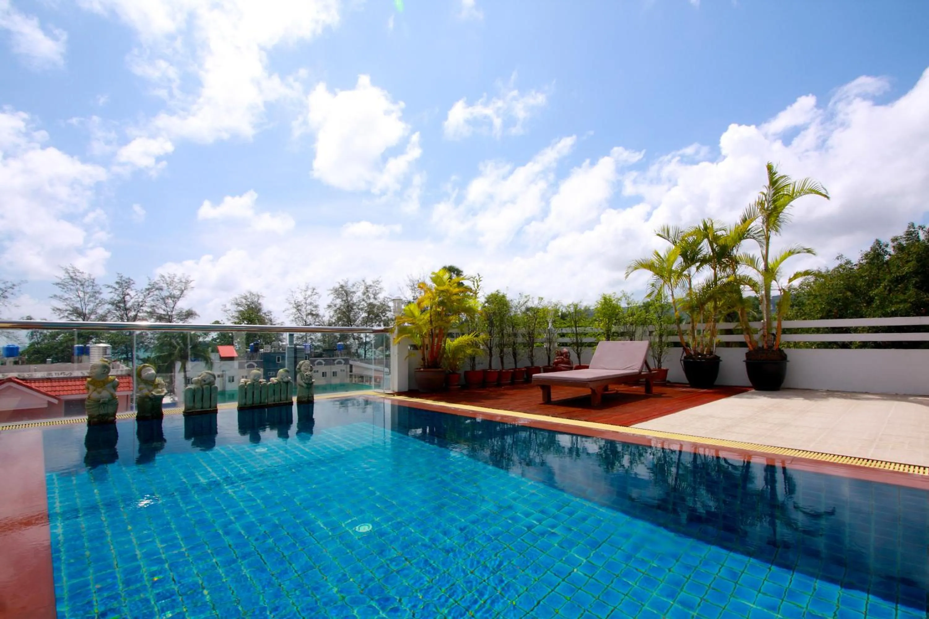 Swimming pool in Rayaburi Hotel, Patong