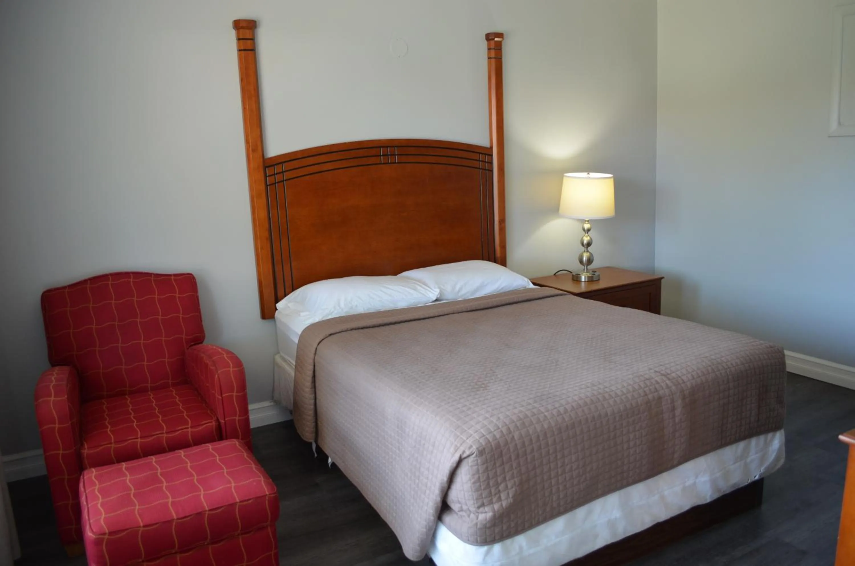 Bedroom, Bed in Studio 1 Motel