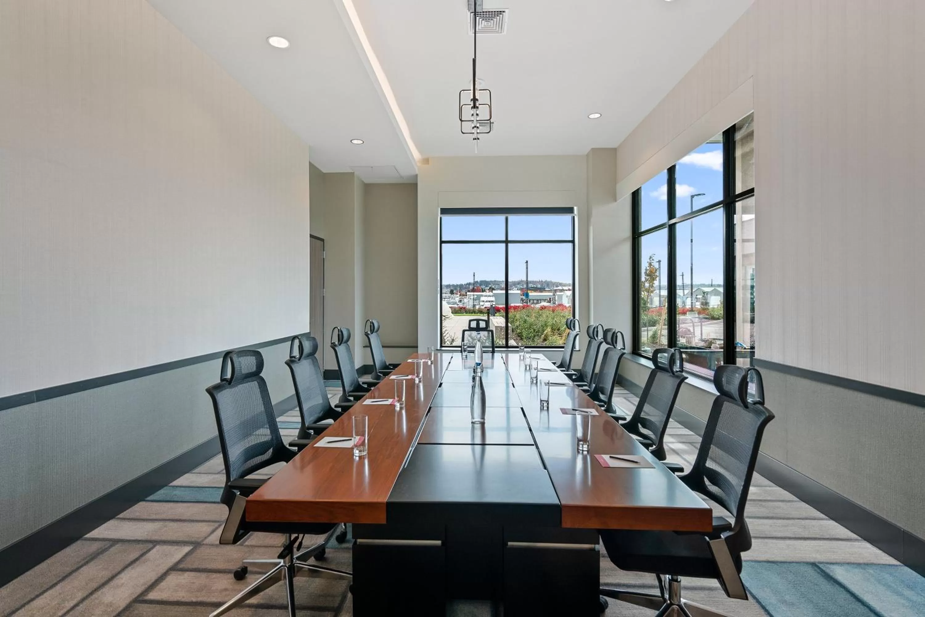 Meeting/conference room in Hotel Indigo Seattle Everett Waterfront Place by IHG