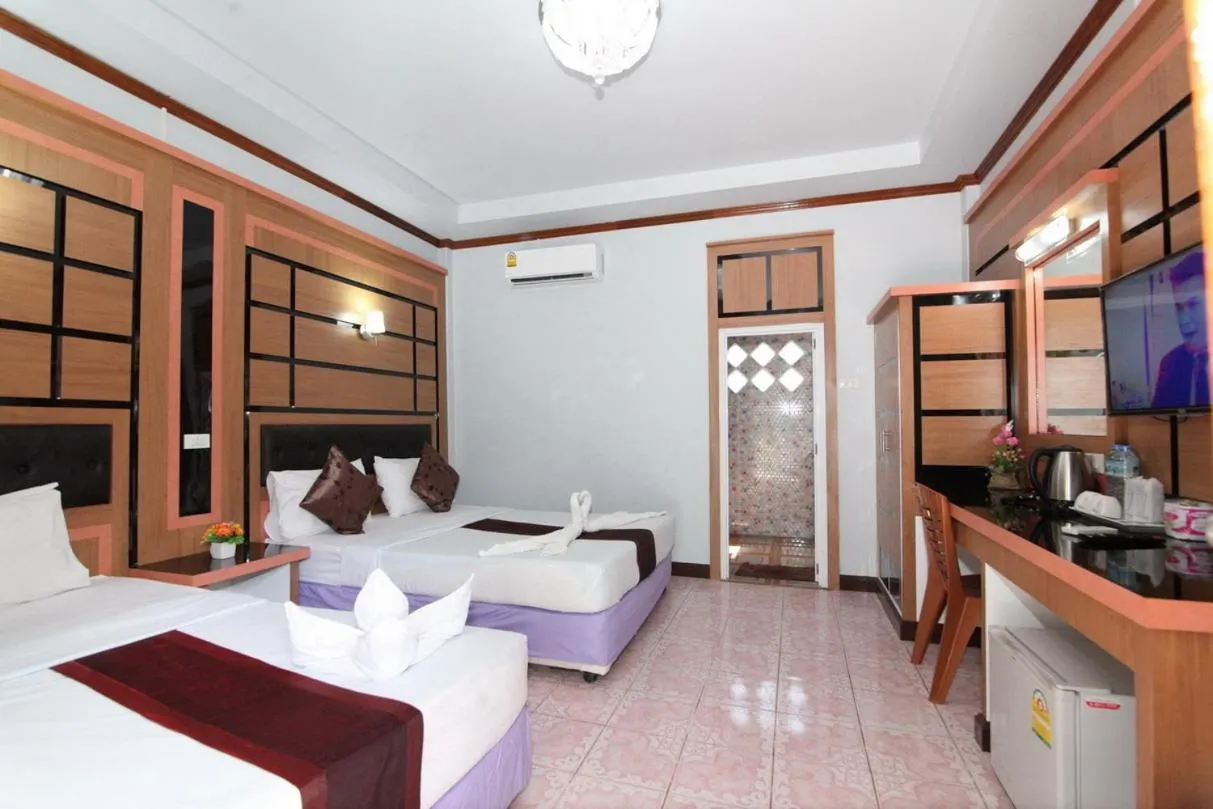 Bed in Lanta Paradise Beach Resort