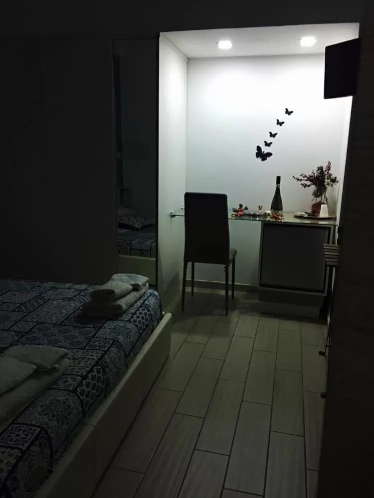 TV/Entertainment Center in Decumani Prestige