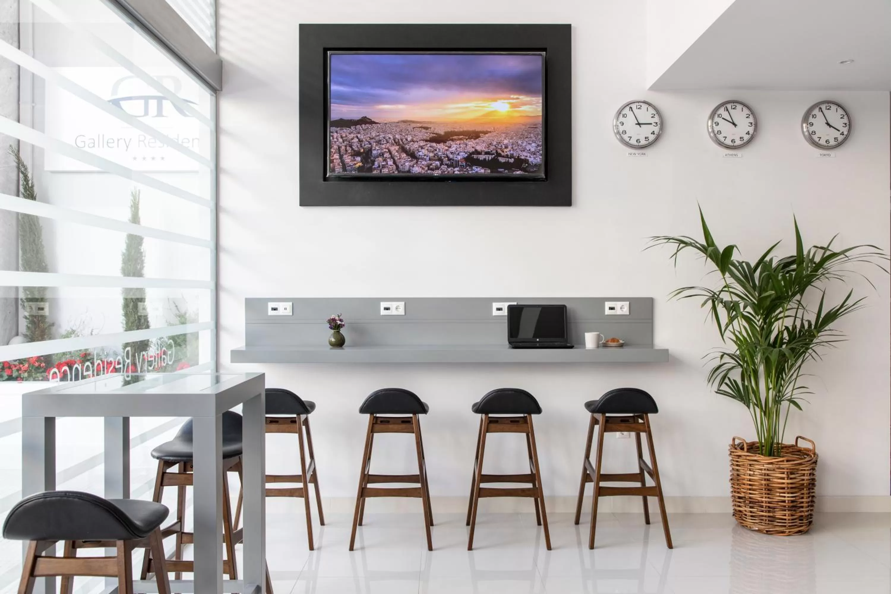 Lounge or bar in Gallery Suites & Residences Piraeus